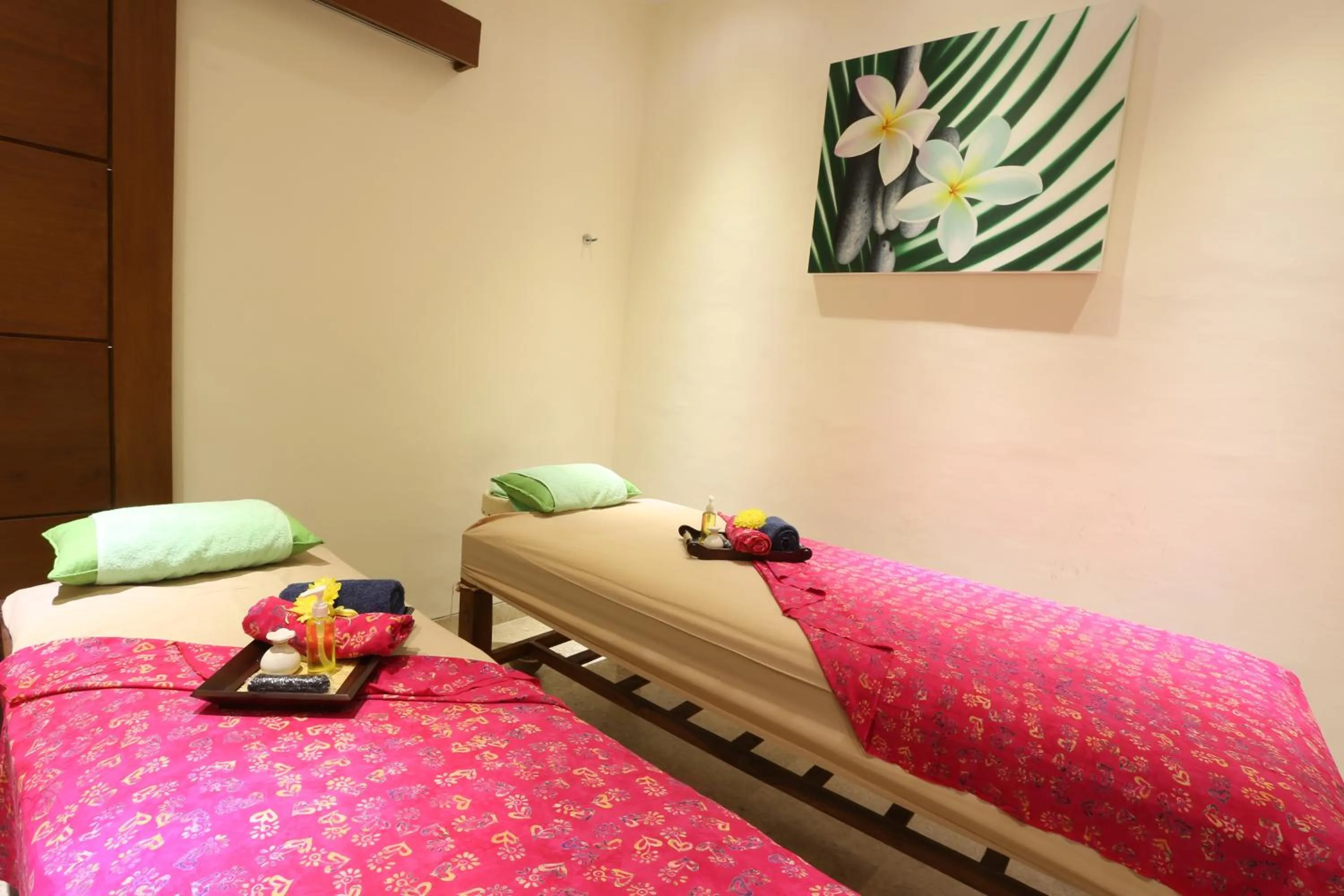 People, Bed in The Jas Villas