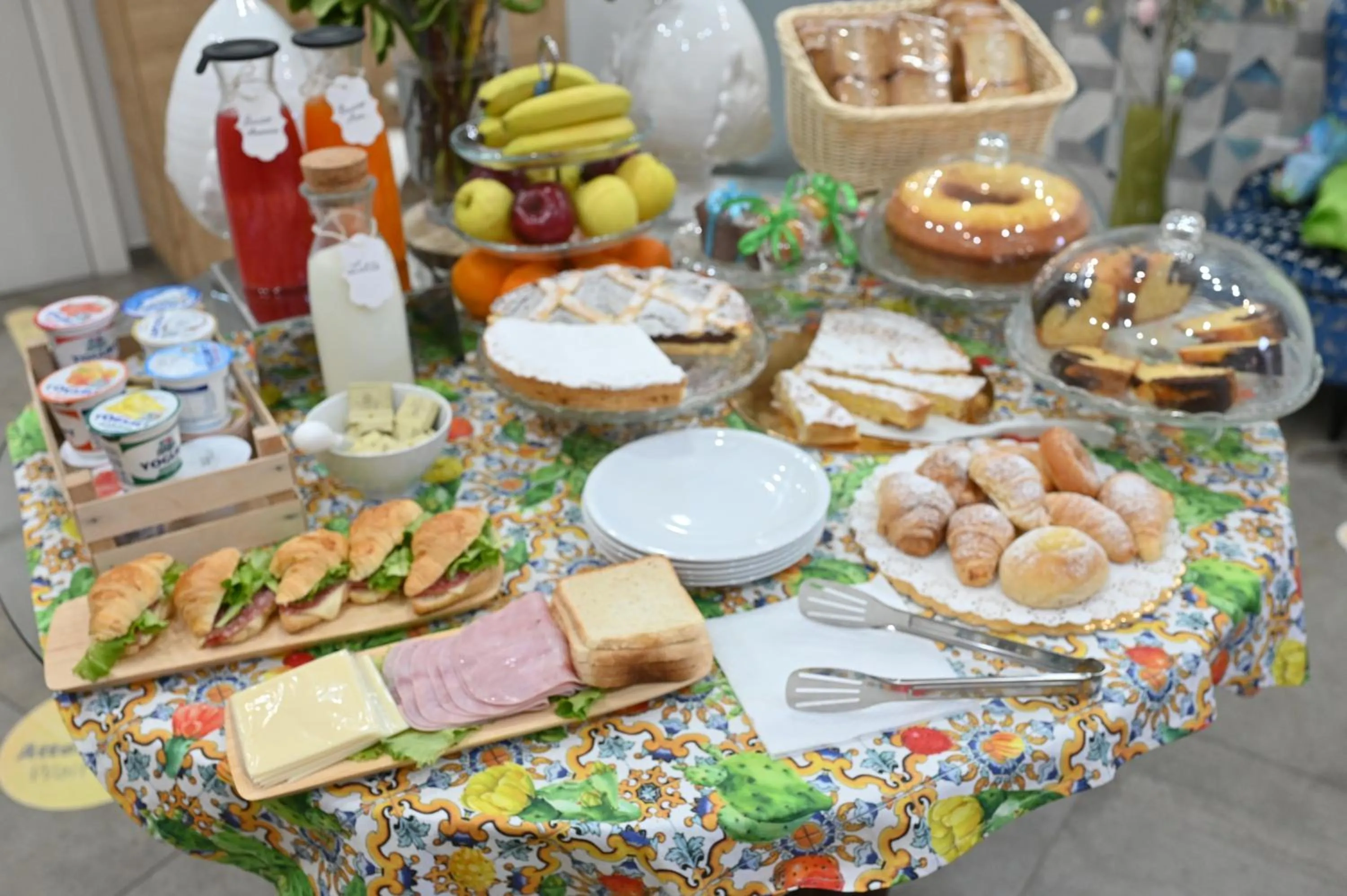 Buffet breakfast in Regina Margherita Suite