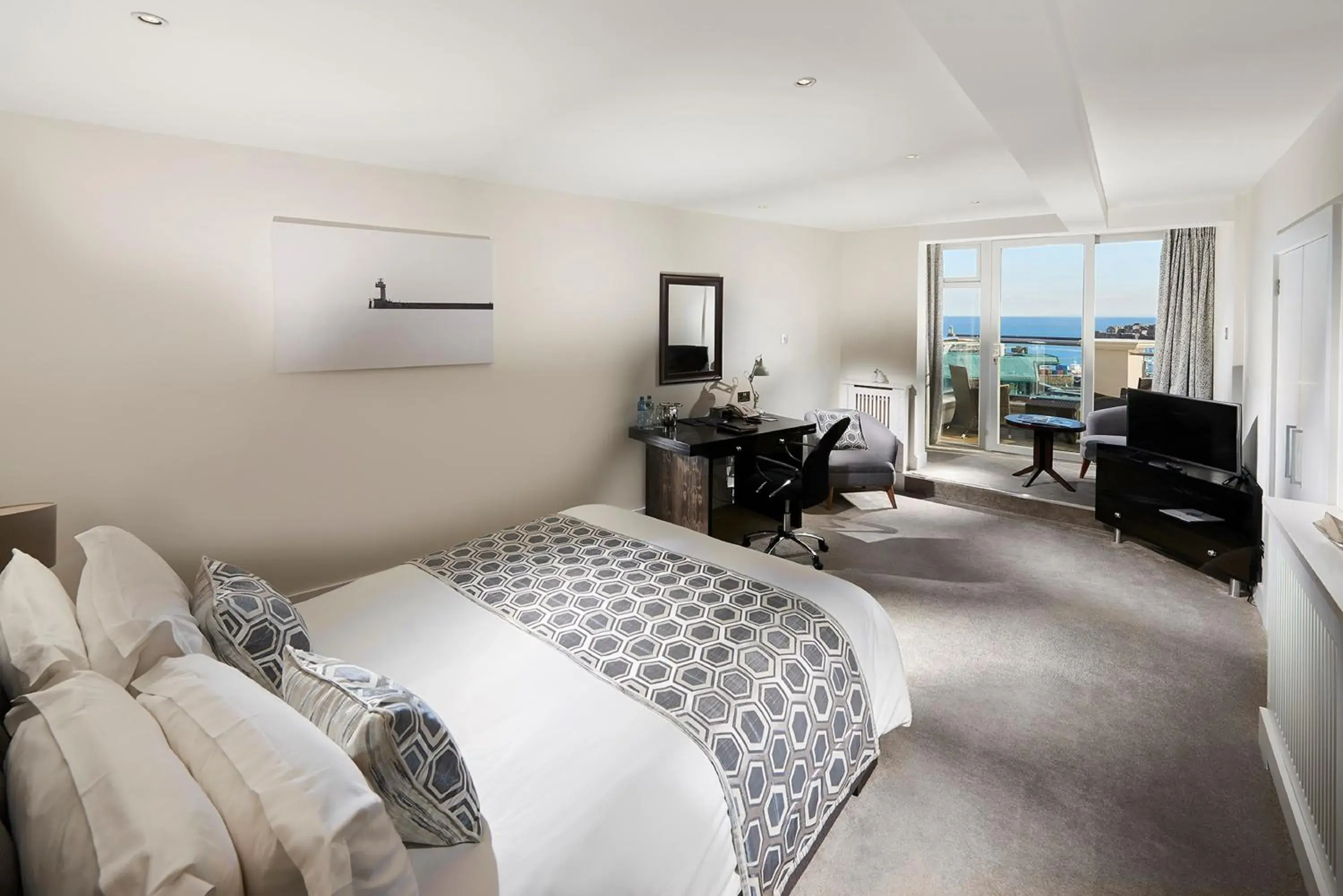 Photo of the whole room, Bed in La Fregate Hotel Photo of the whole room, Bed in La Fregate Hotel