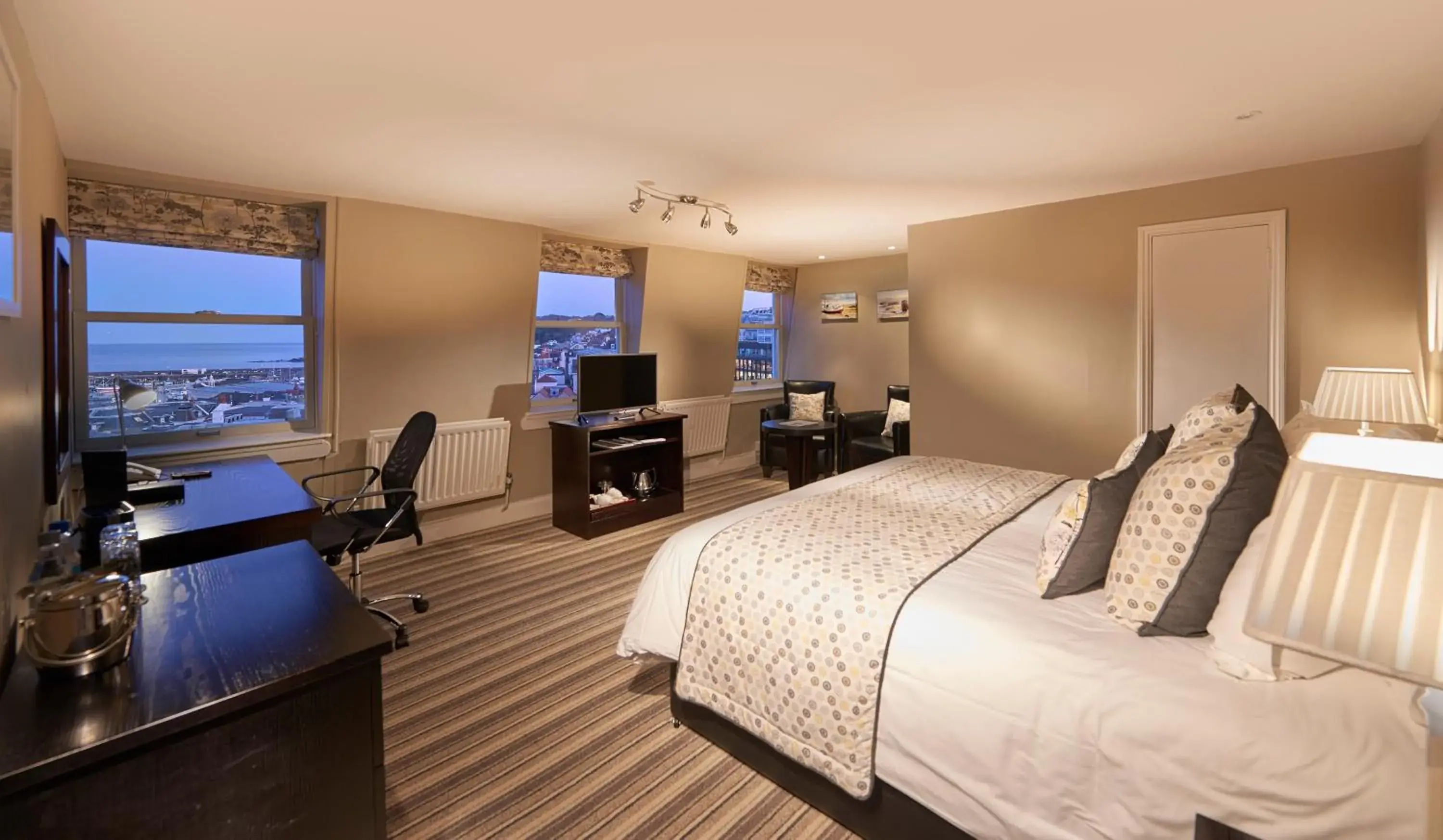 Photo of the whole room, Bed in La Fregate Hotel Photo of the whole room, Bed in La Fregate Hotel