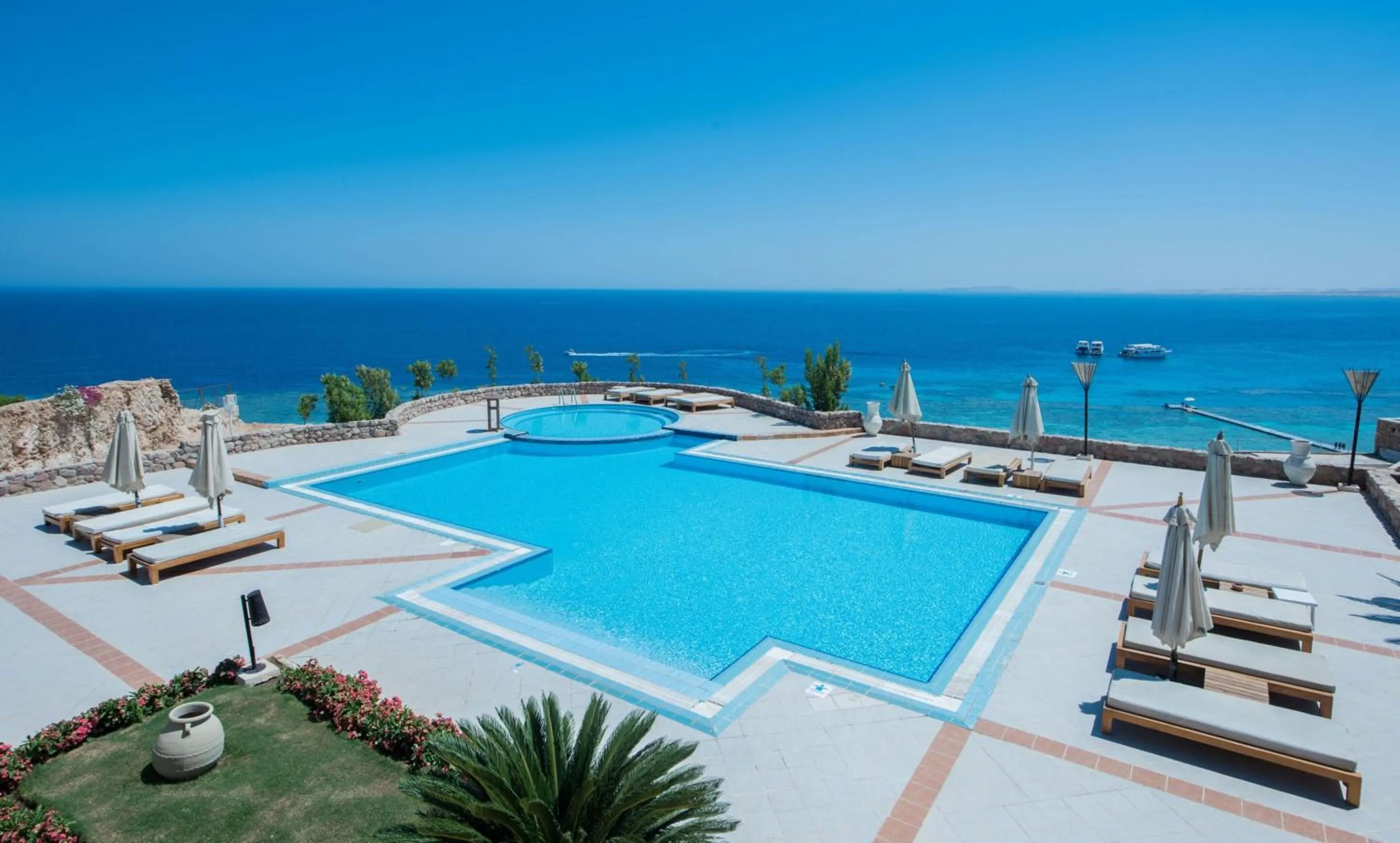 Swimming pool in Reef Oasis Beach Aqua Park Resort
