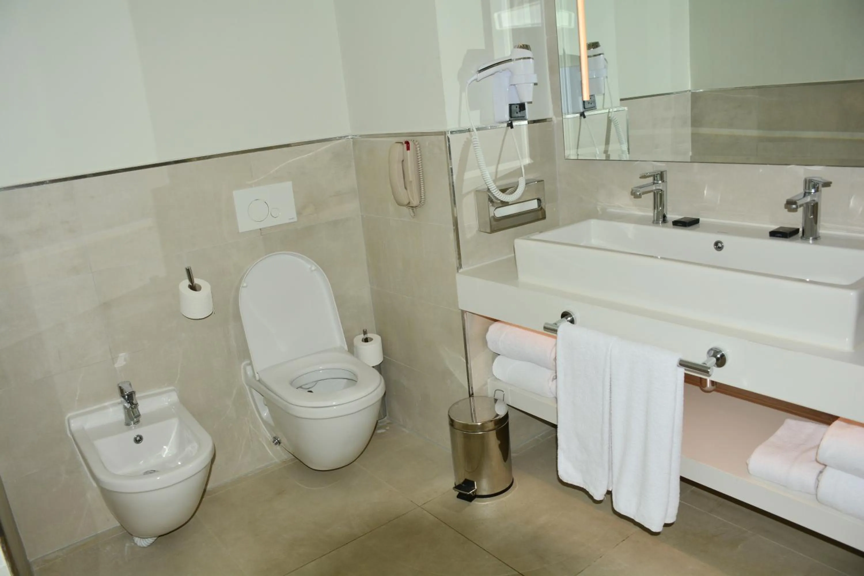 Shower in Reef Oasis Beach Aqua Park Resort