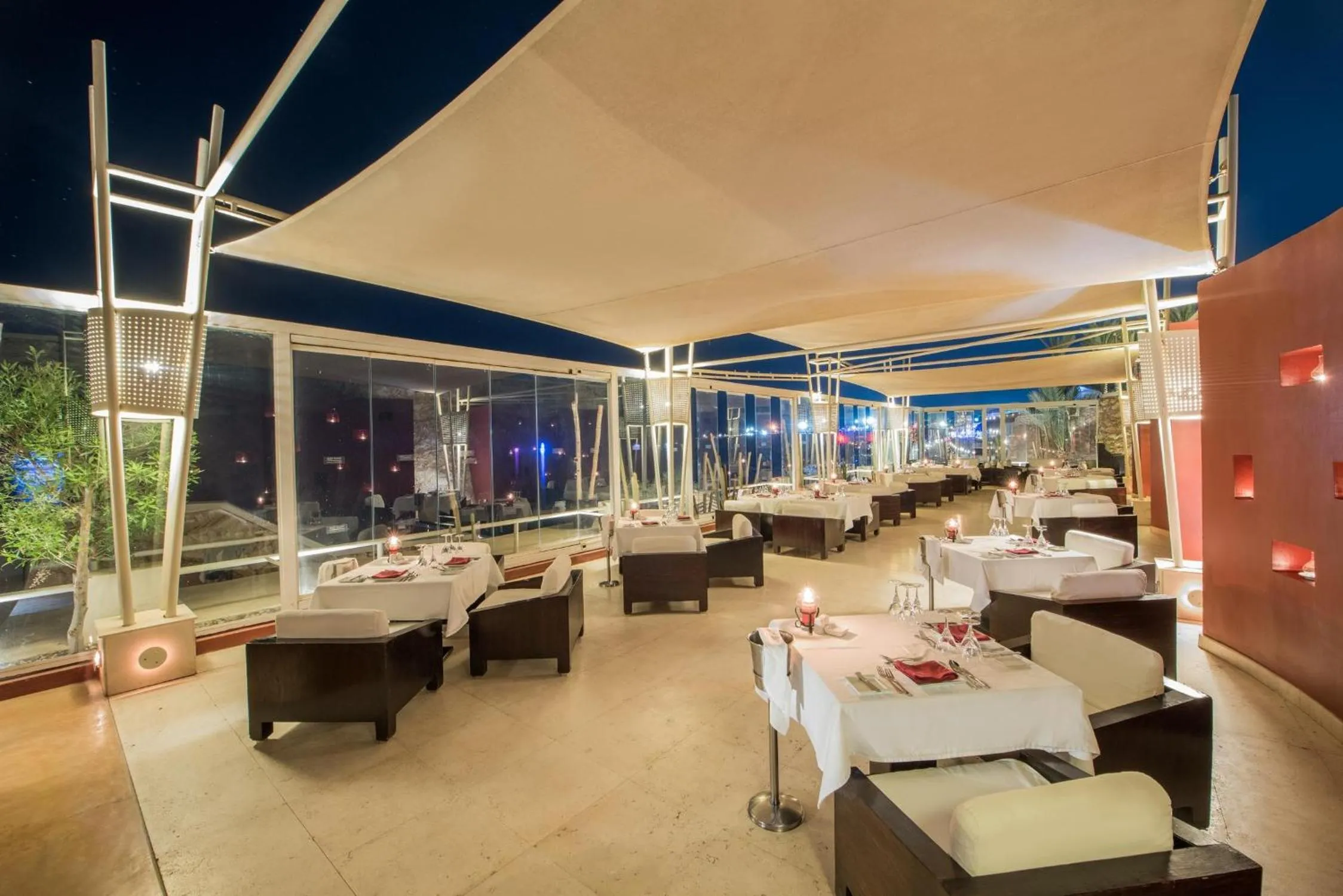 Restaurant/places to eat in Reef Oasis Beach Aqua Park Resort