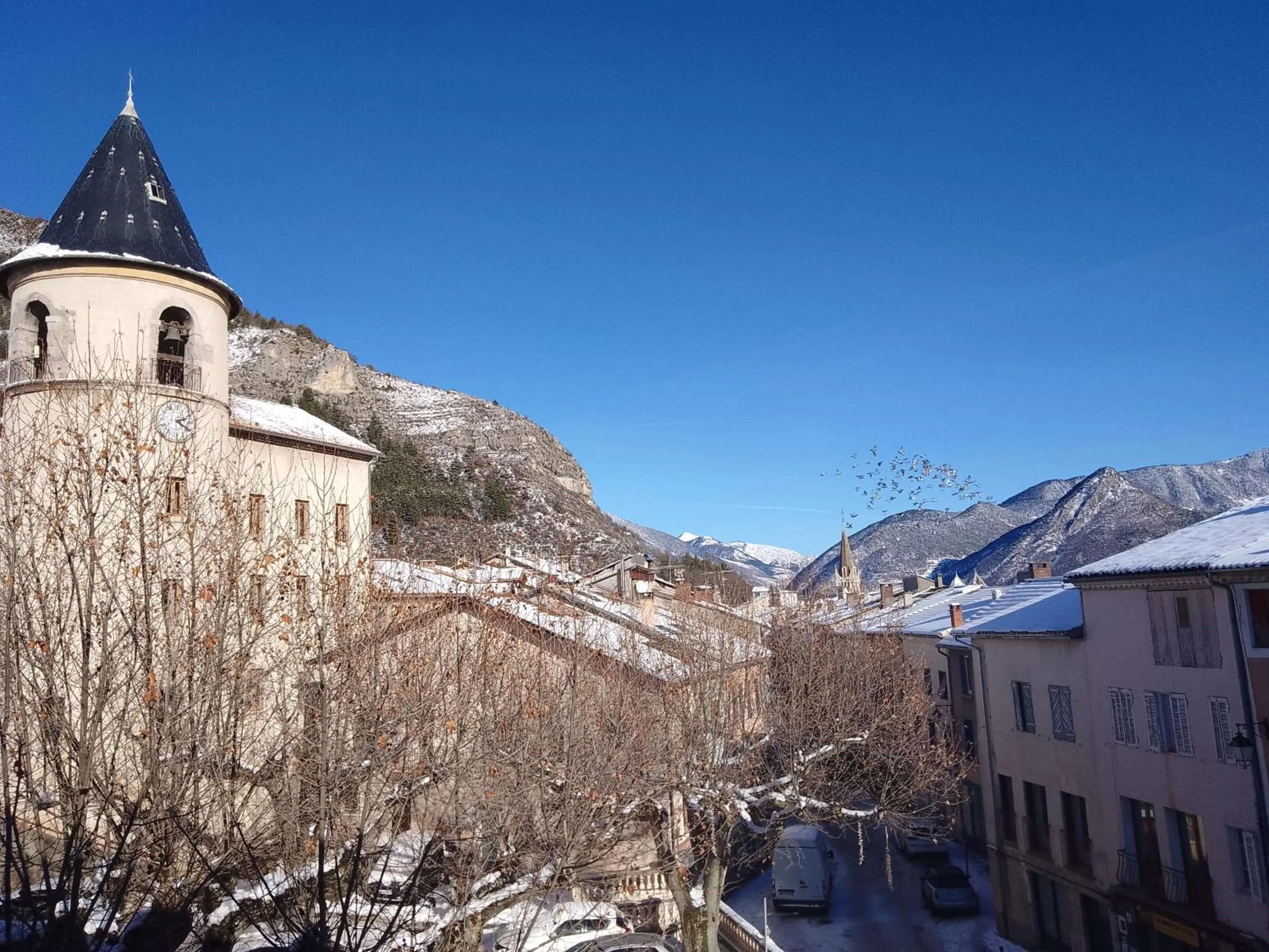 LE MODERNE VEYNES - Location d'appartements à la nuitée