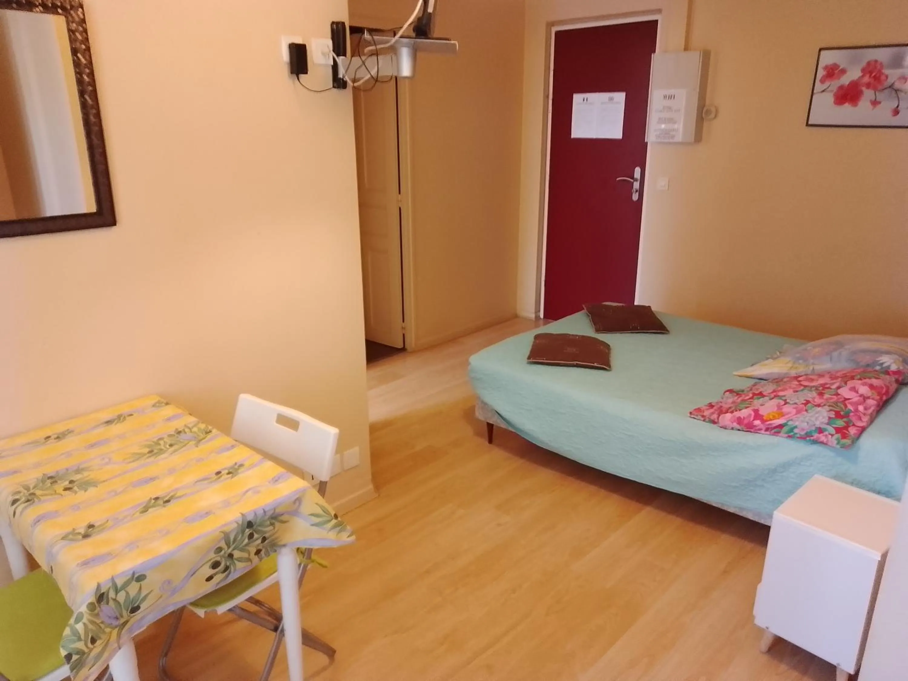 Bed in LE MODERNE VEYNES - Location d'appartements à la nuitée