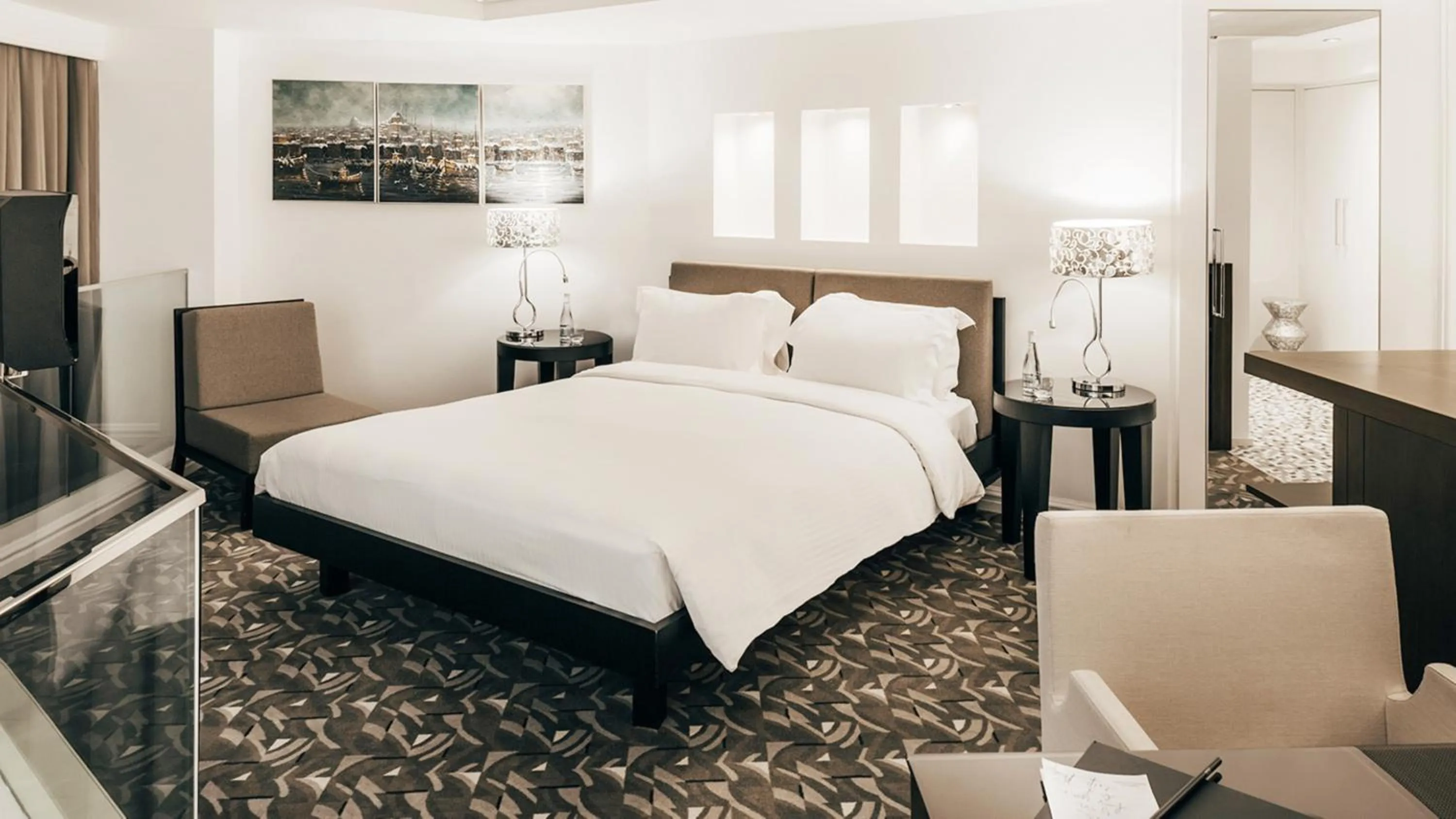 Bed in The Elysium Taksim