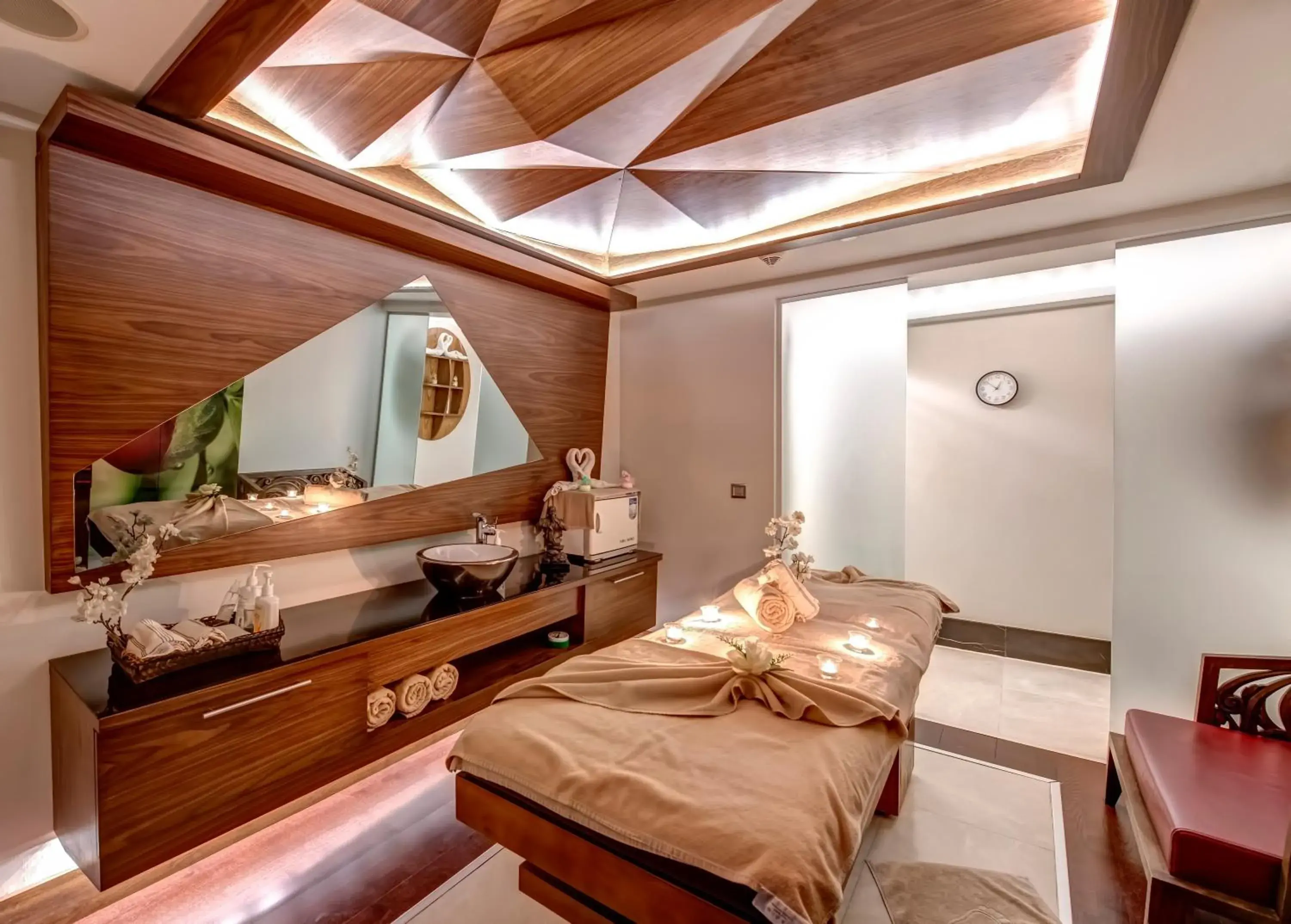 Massage, Bed in The Elysium Taksim Massage, Bed in The Elysium Taksim