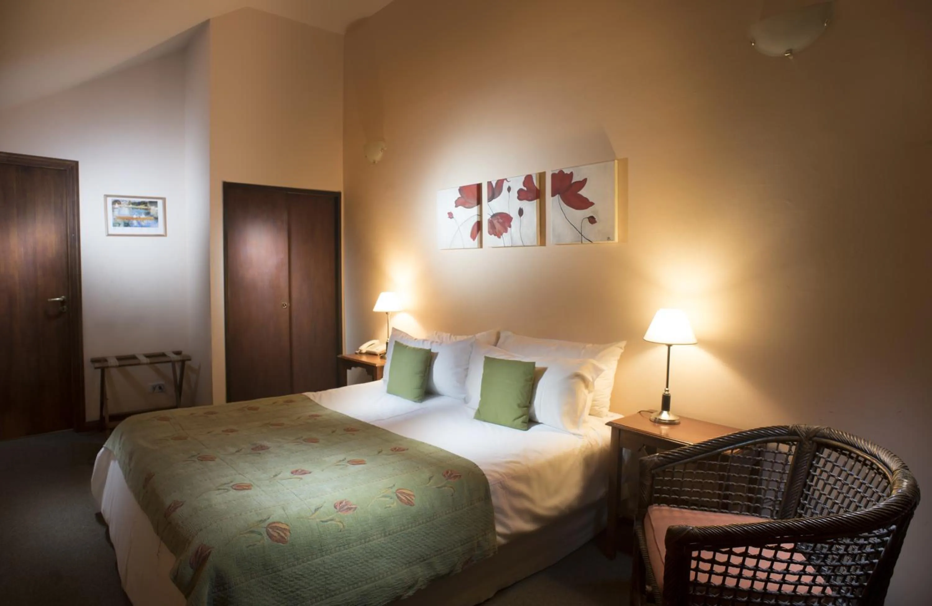 Bedroom, Bed in Hotel Austral Ushuaia