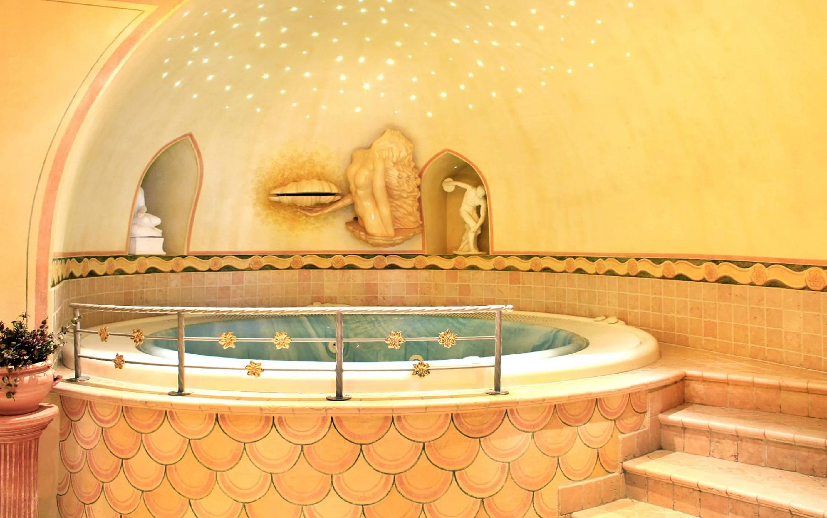 Hot Tub in Sporting Hotel