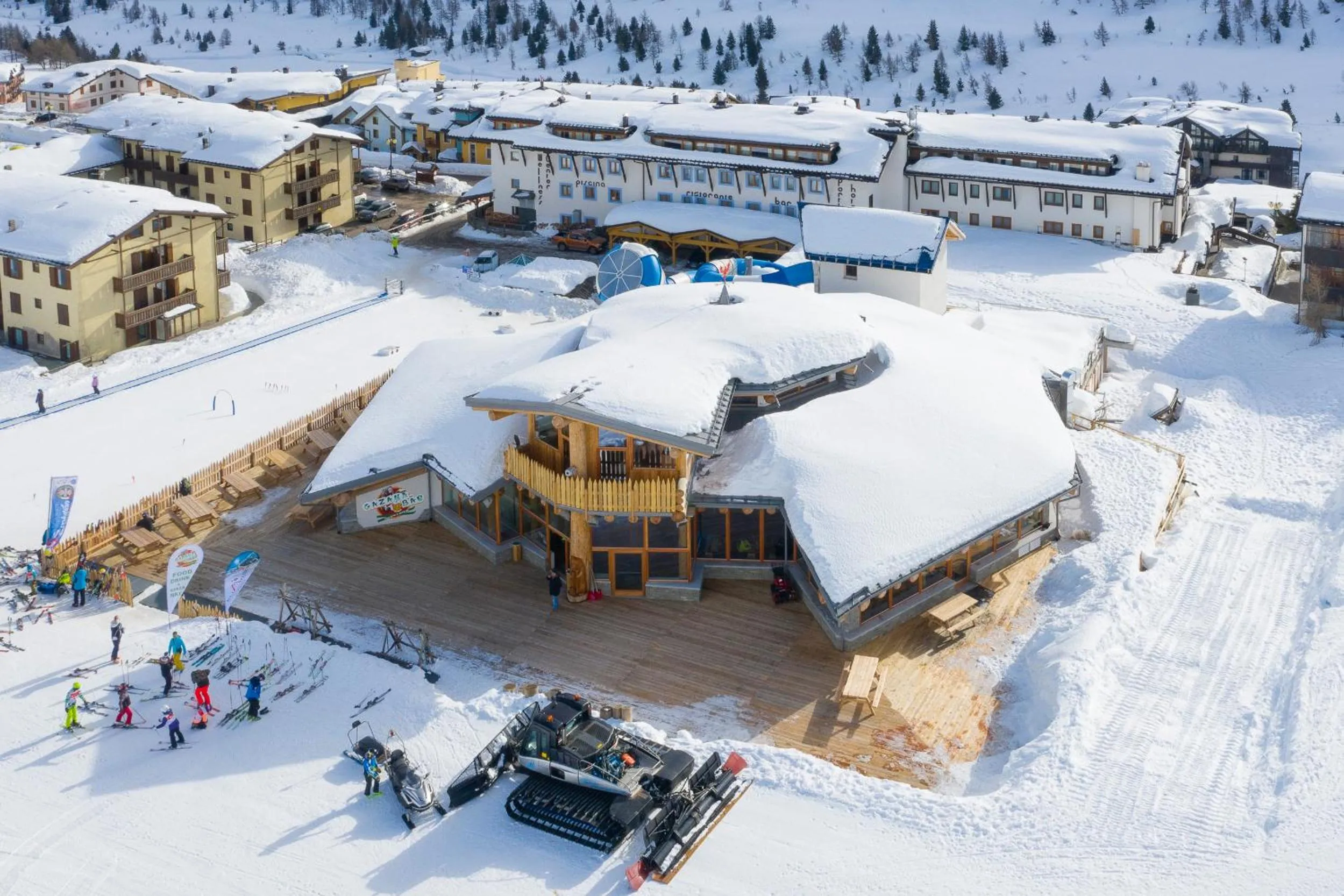 Property building in Sporting Hotel