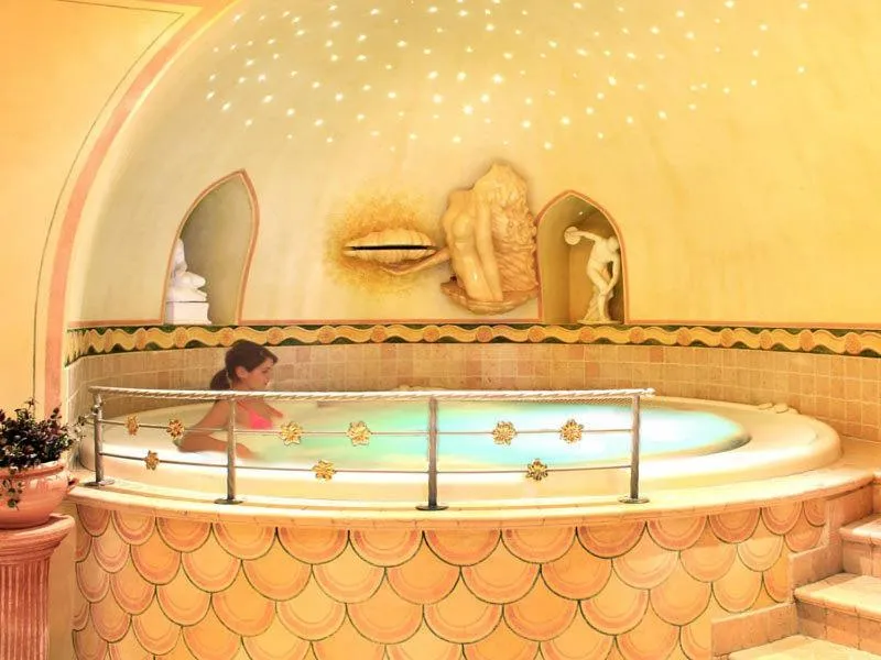 Hot Tub in Sporting Hotel