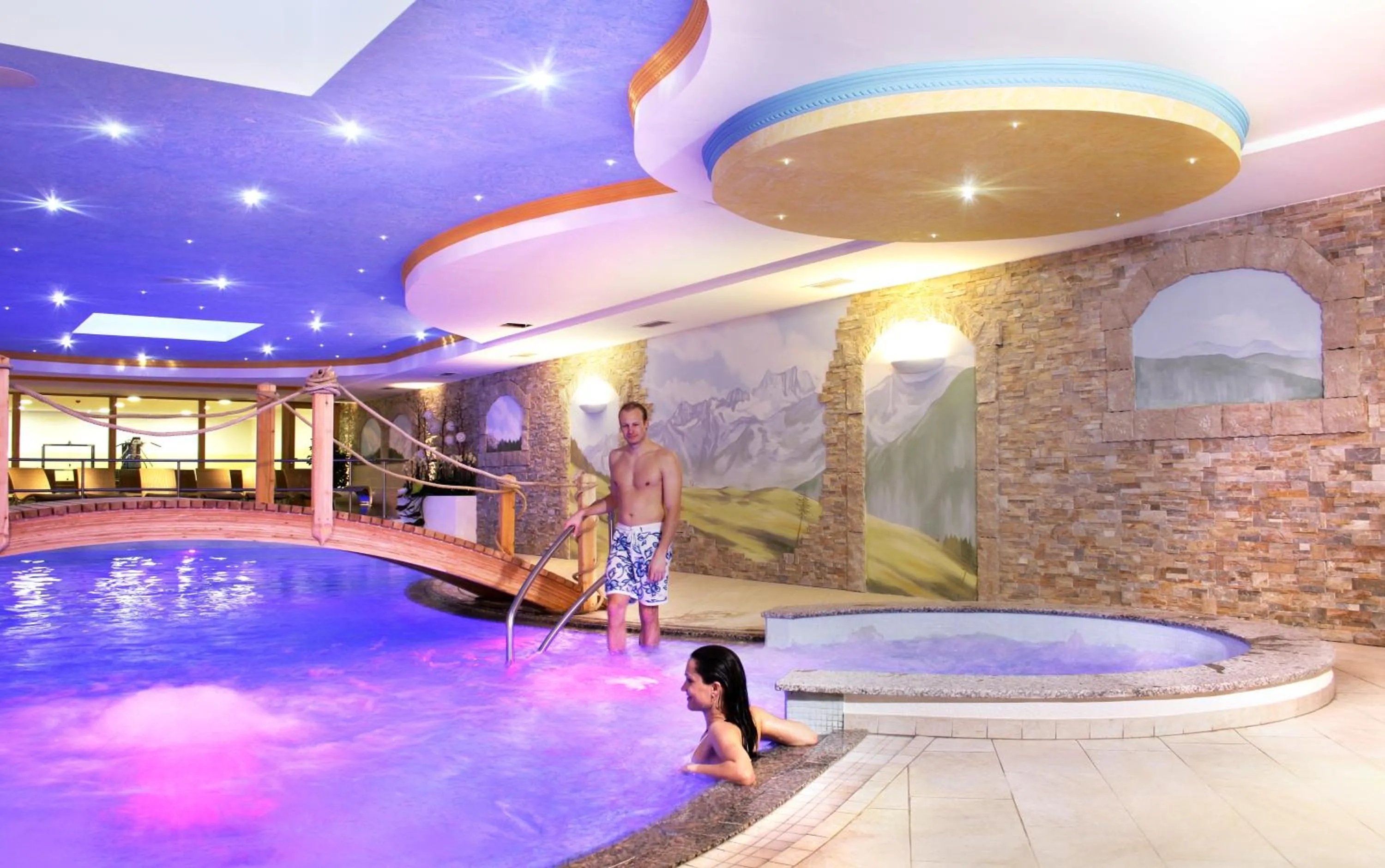 Swimming pool in Sporting Hotel