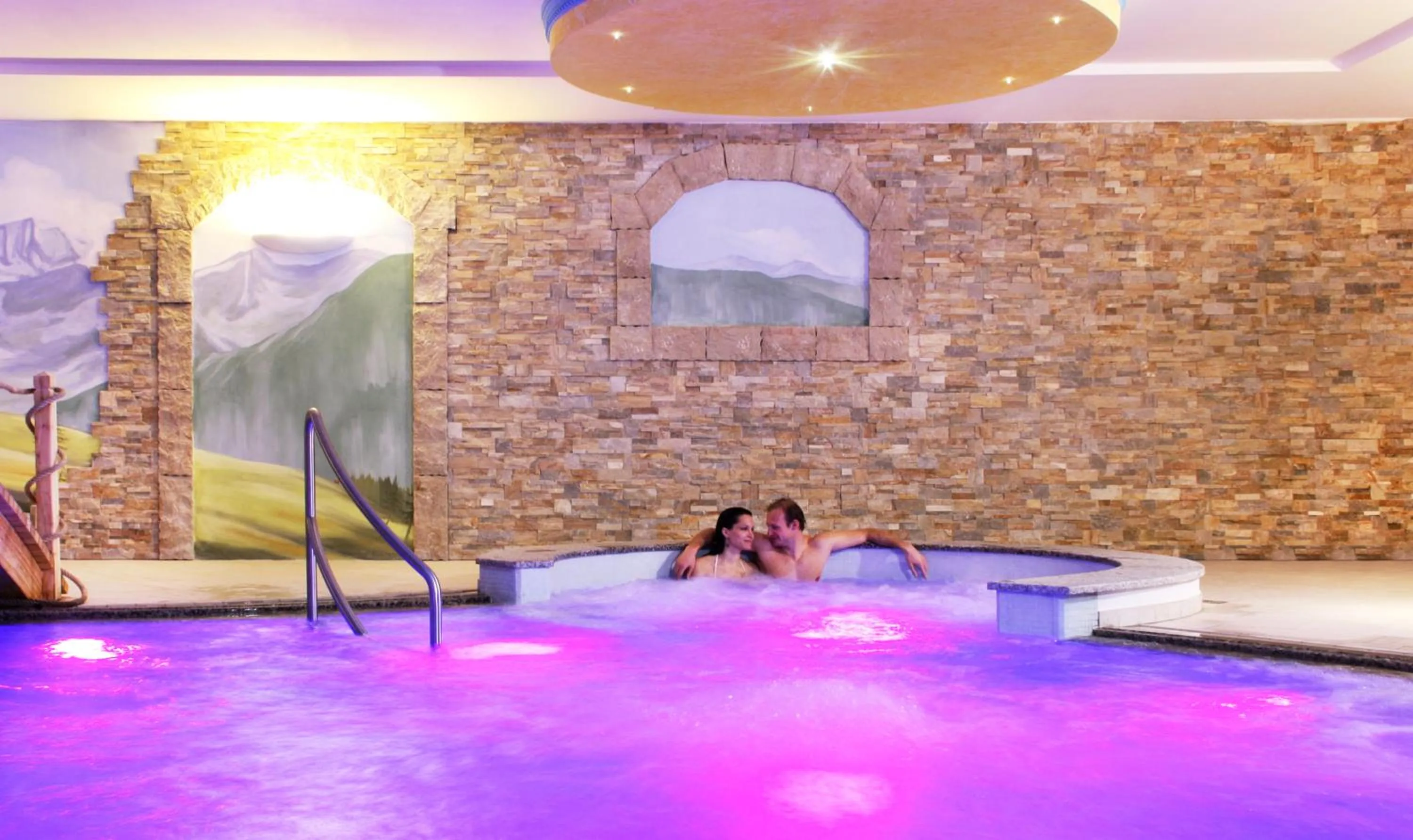 Swimming pool in Sporting Hotel