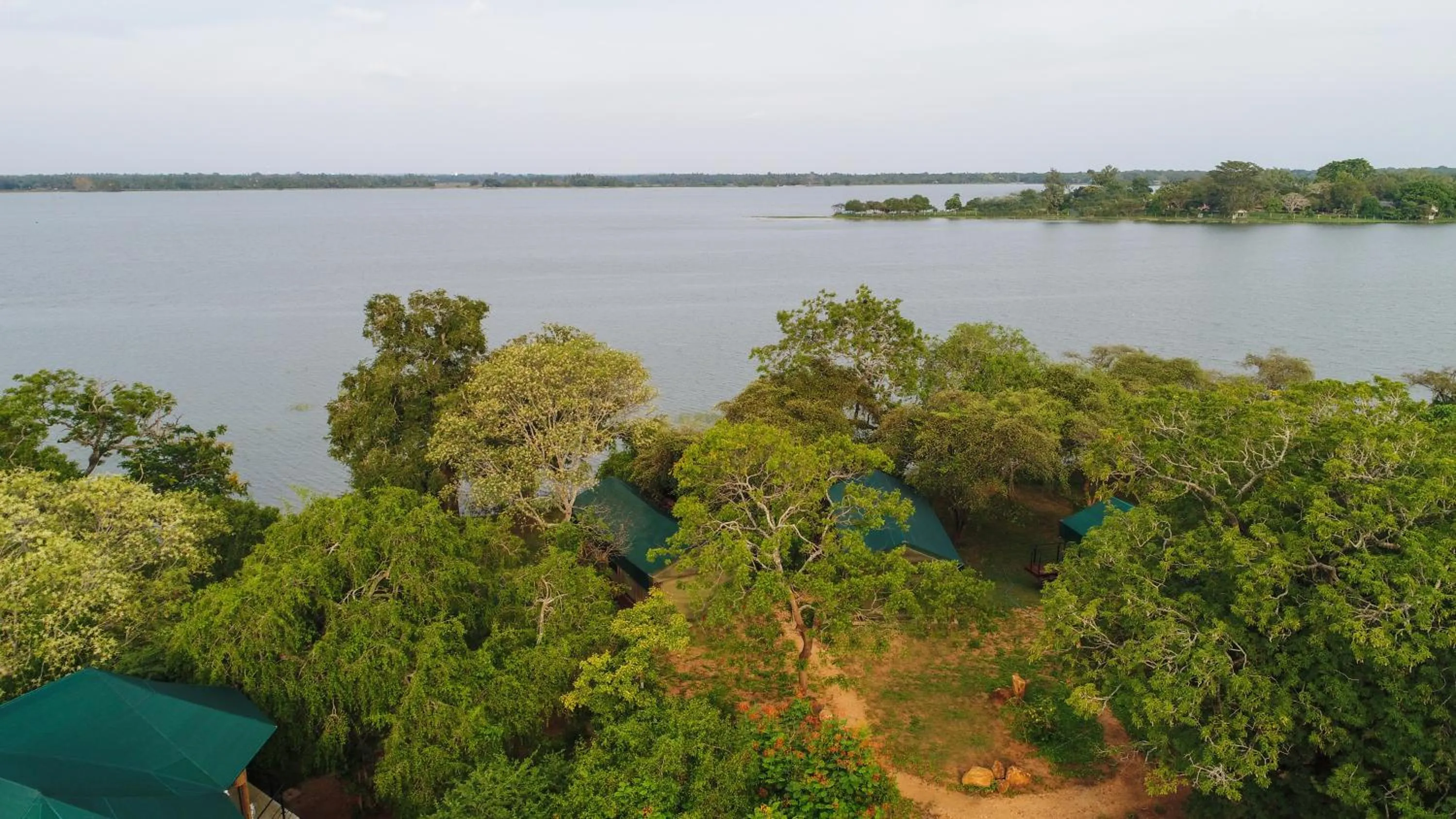 Lake view in Flameback Eco Lodge