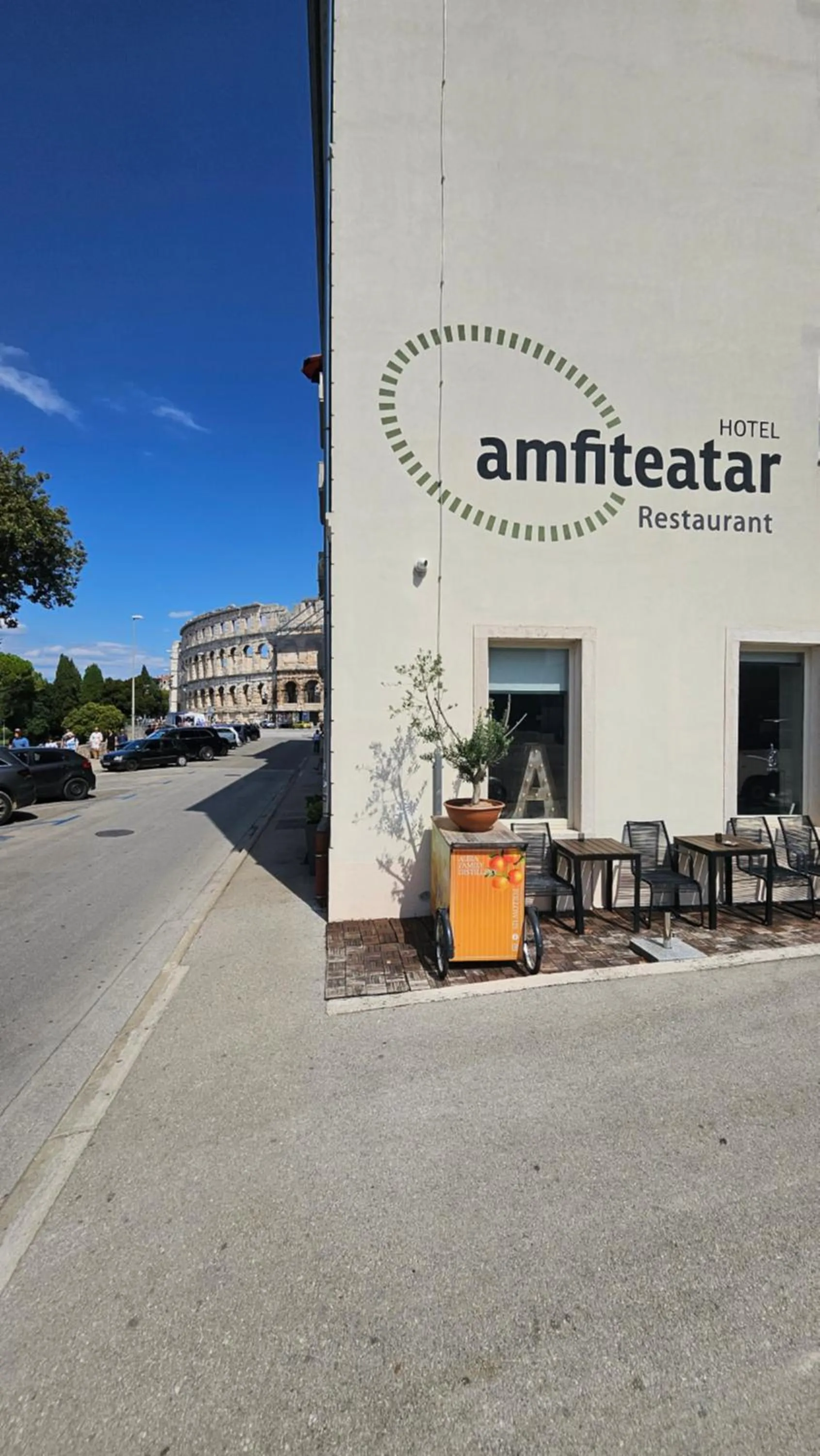 Property building in Hotel Amfiteatar