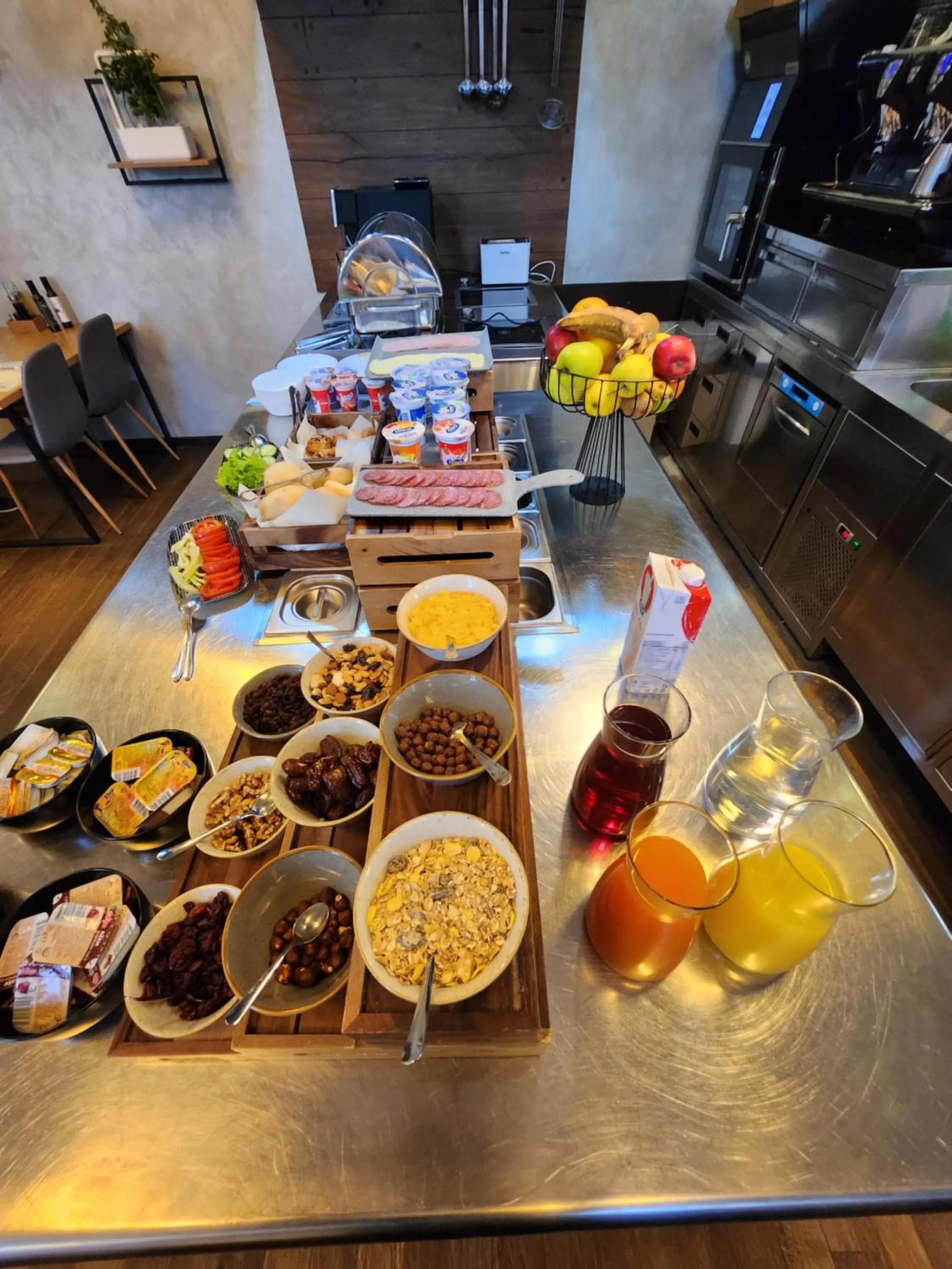 Food and drinks in Hotel Amfiteatar