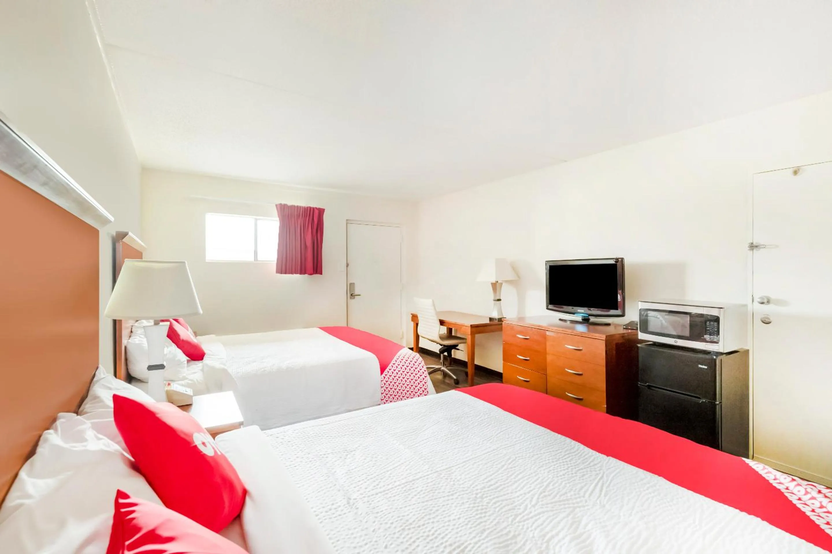 Bed in Oyo Hotel San Antonio Lackland AFB Seaworld Hwy 90 W