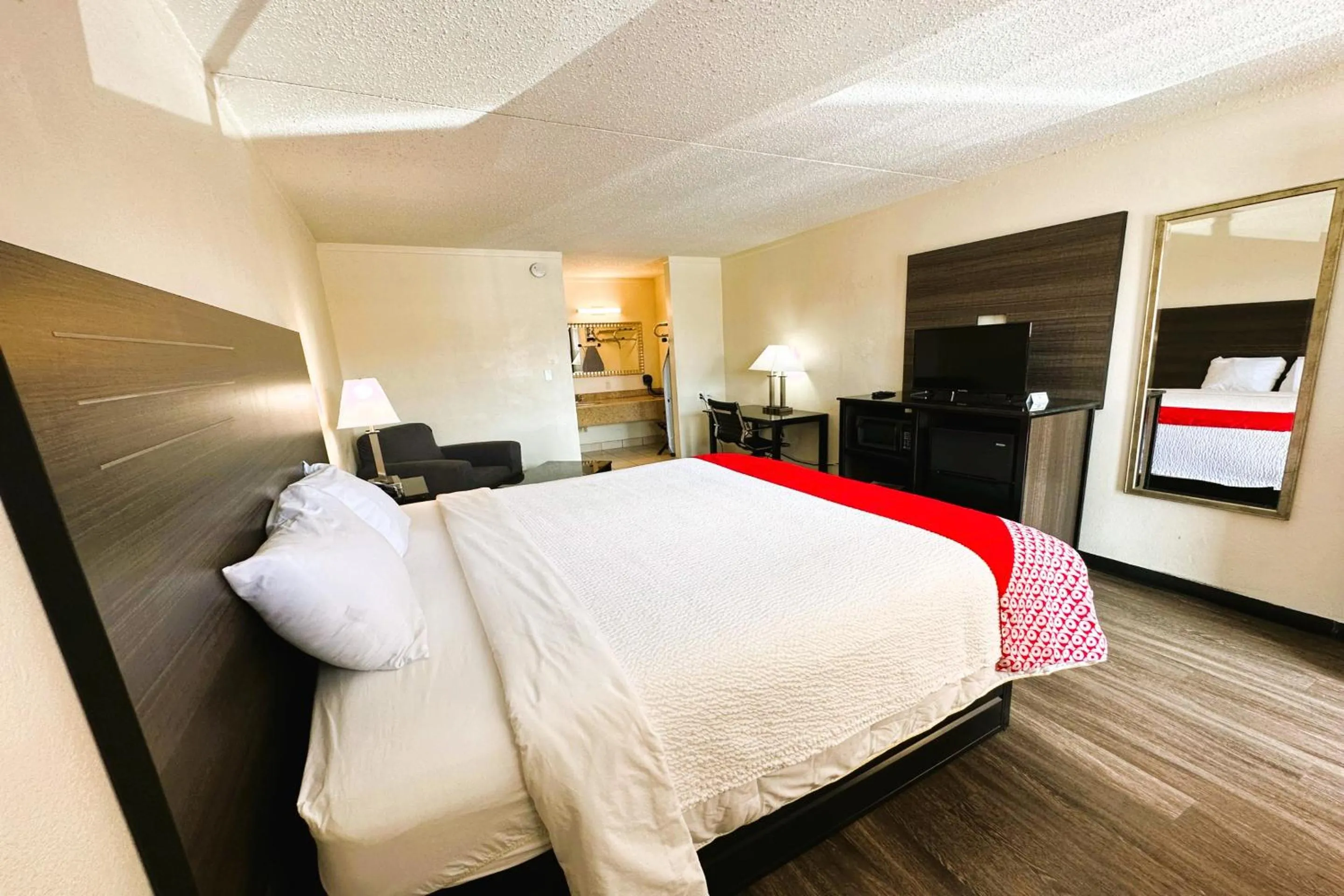 Bedroom, Bed in Oyo Hotel San Antonio Lackland AFB Seaworld Hwy 90 W