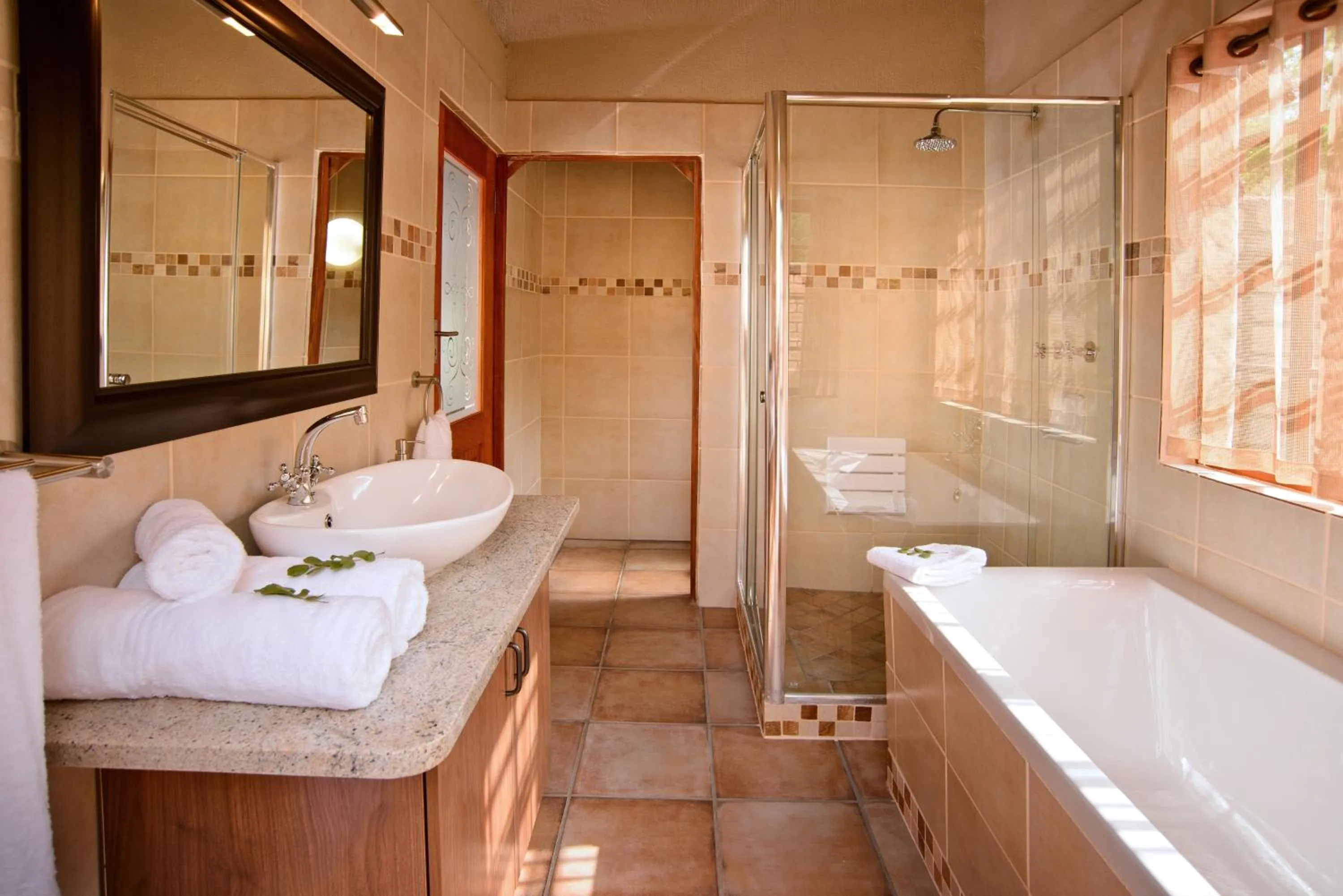 Shower in La Kruger Lifestyle Lodge - No Loadshedding