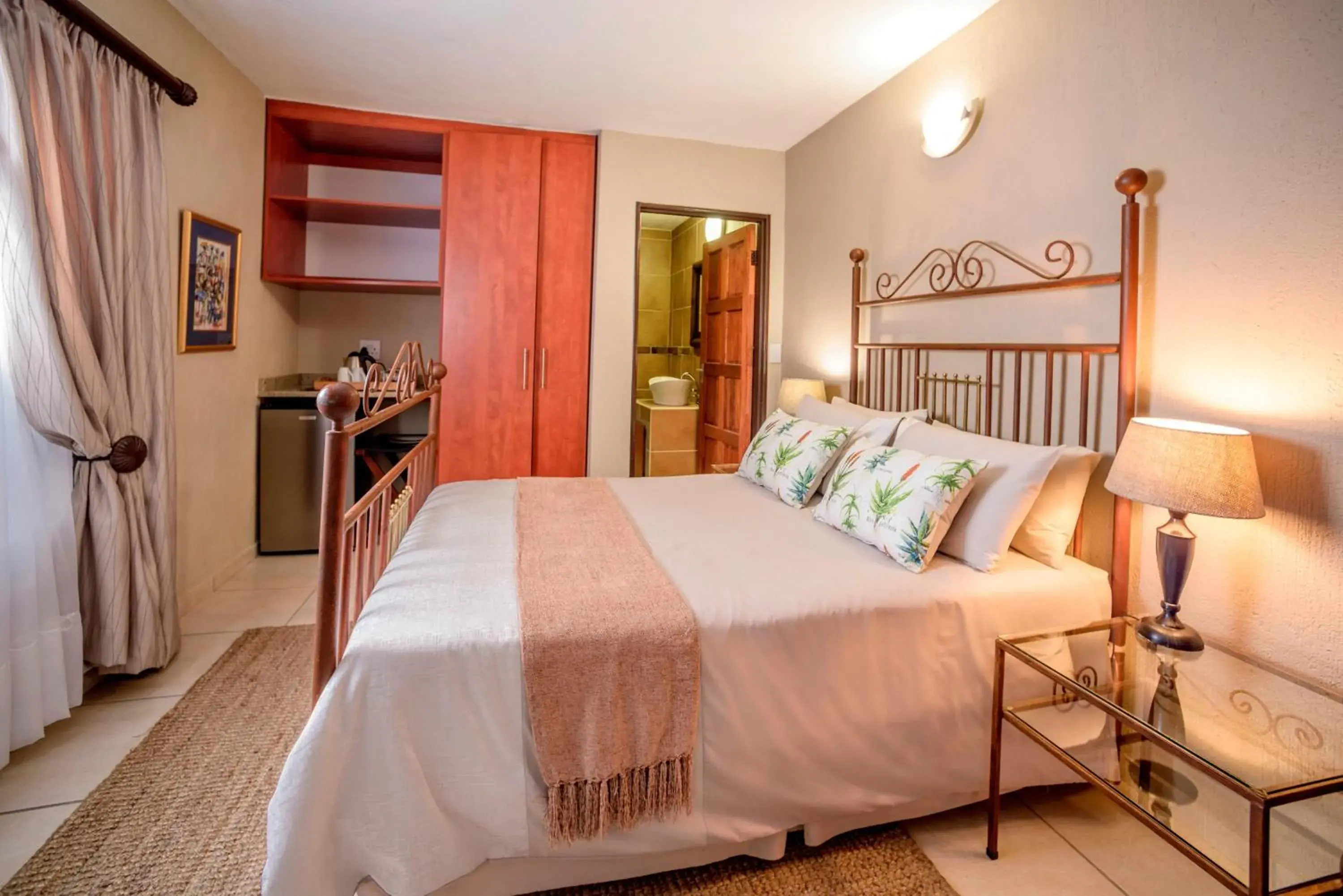Bed in La Kruger Lifestyle Lodge - No Loadshedding Bed in La Kruger Lifestyle Lodge - No Loadshedding