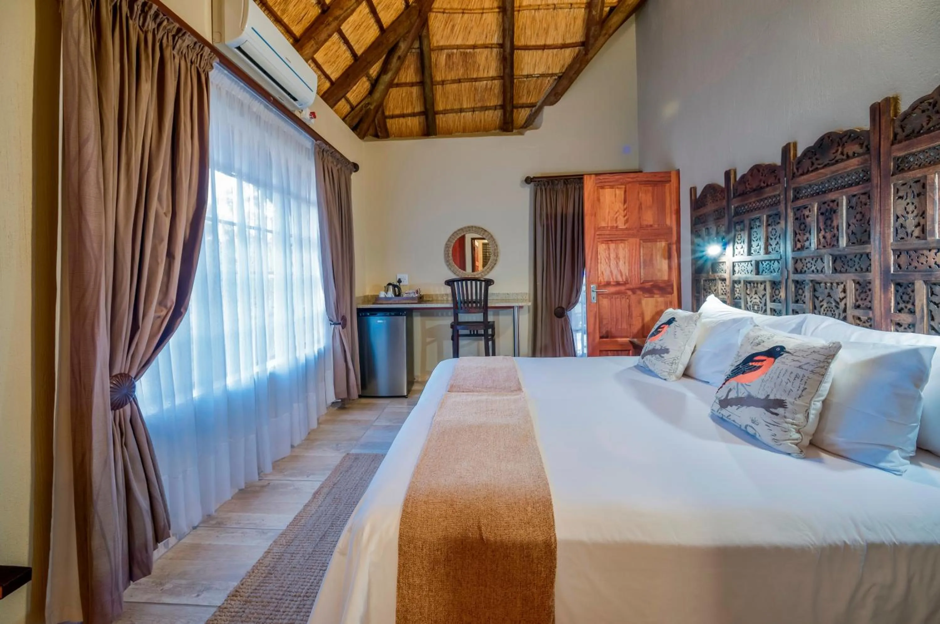 Bed in La Kruger Lifestyle Lodge - No Loadshedding