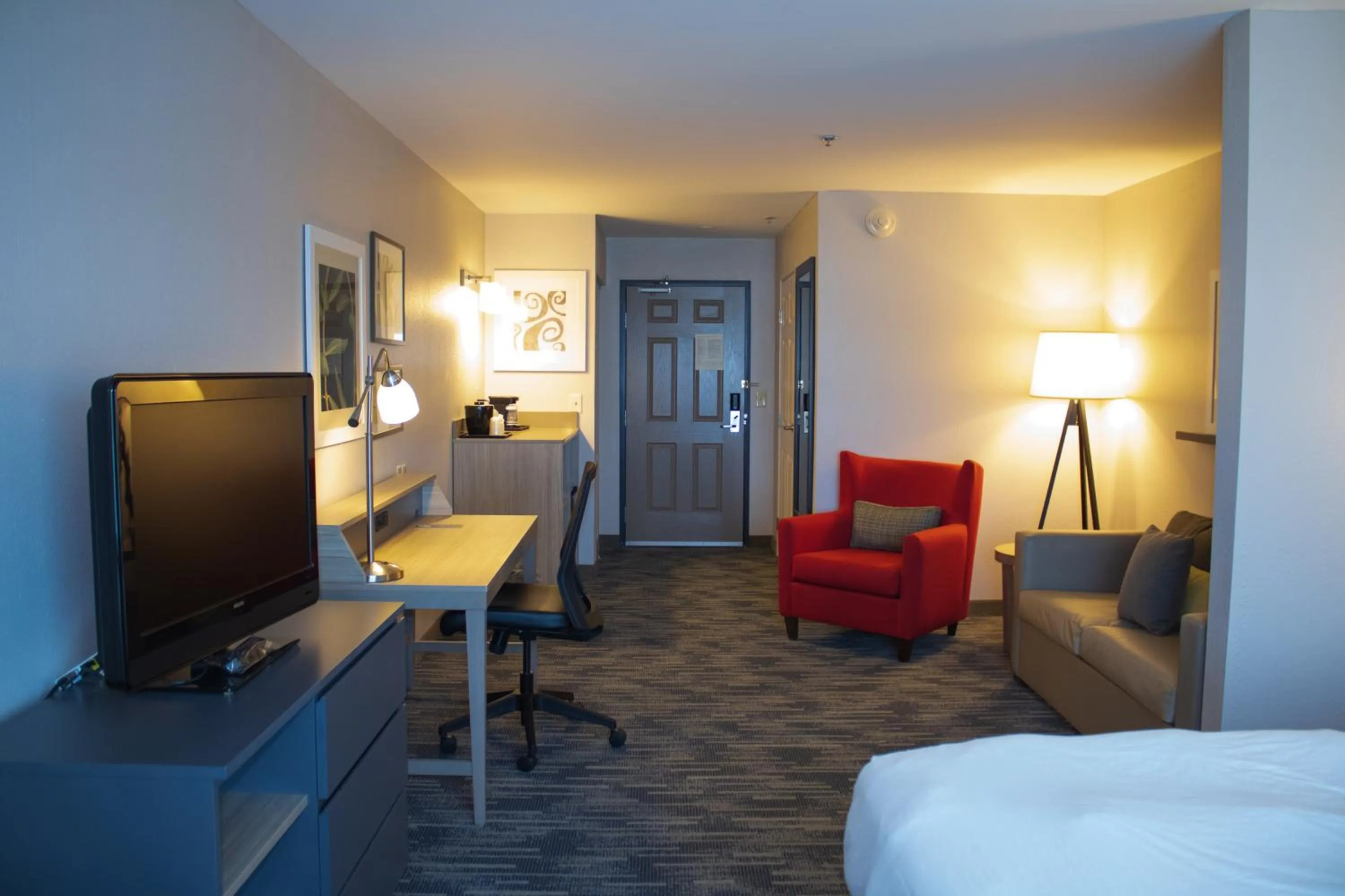 Bed in Country Inn & Suites by Radisson, Carlisle, PA