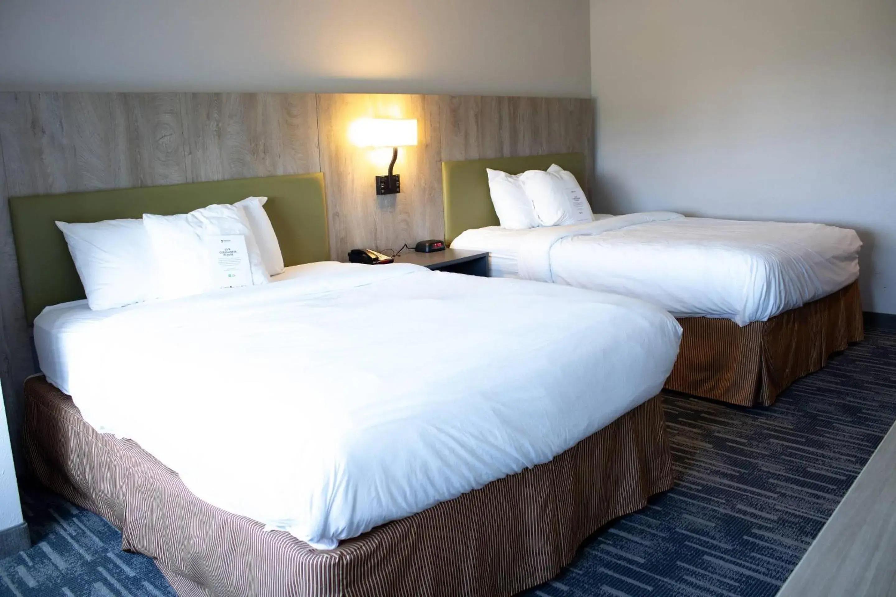 Bedroom, Bed in Country Inn & Suites by Radisson, Carlisle, PA Bedroom, Bed in Country Inn & Suites by Radisson, Carlisle, PA