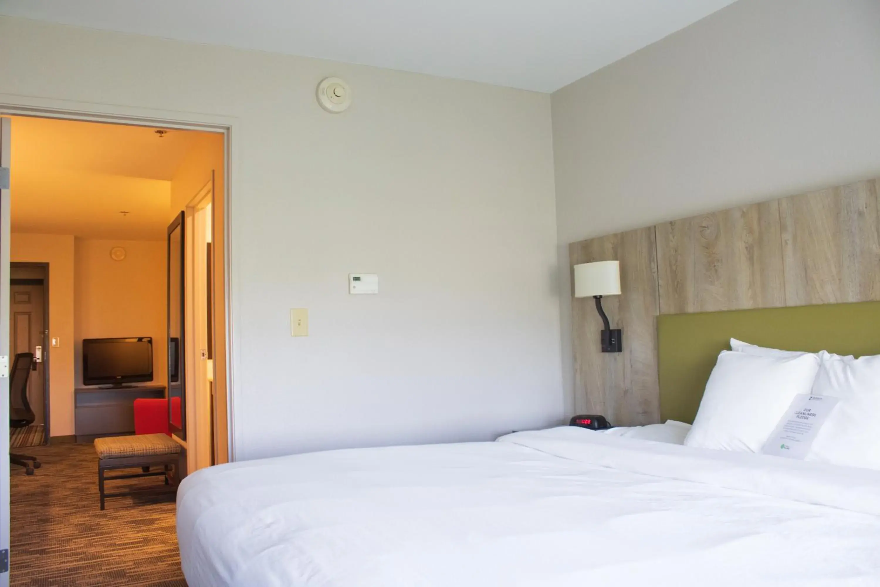 Bed in Country Inn & Suites by Radisson, Carlisle, PA Bed in Country Inn & Suites by Radisson, Carlisle, PA