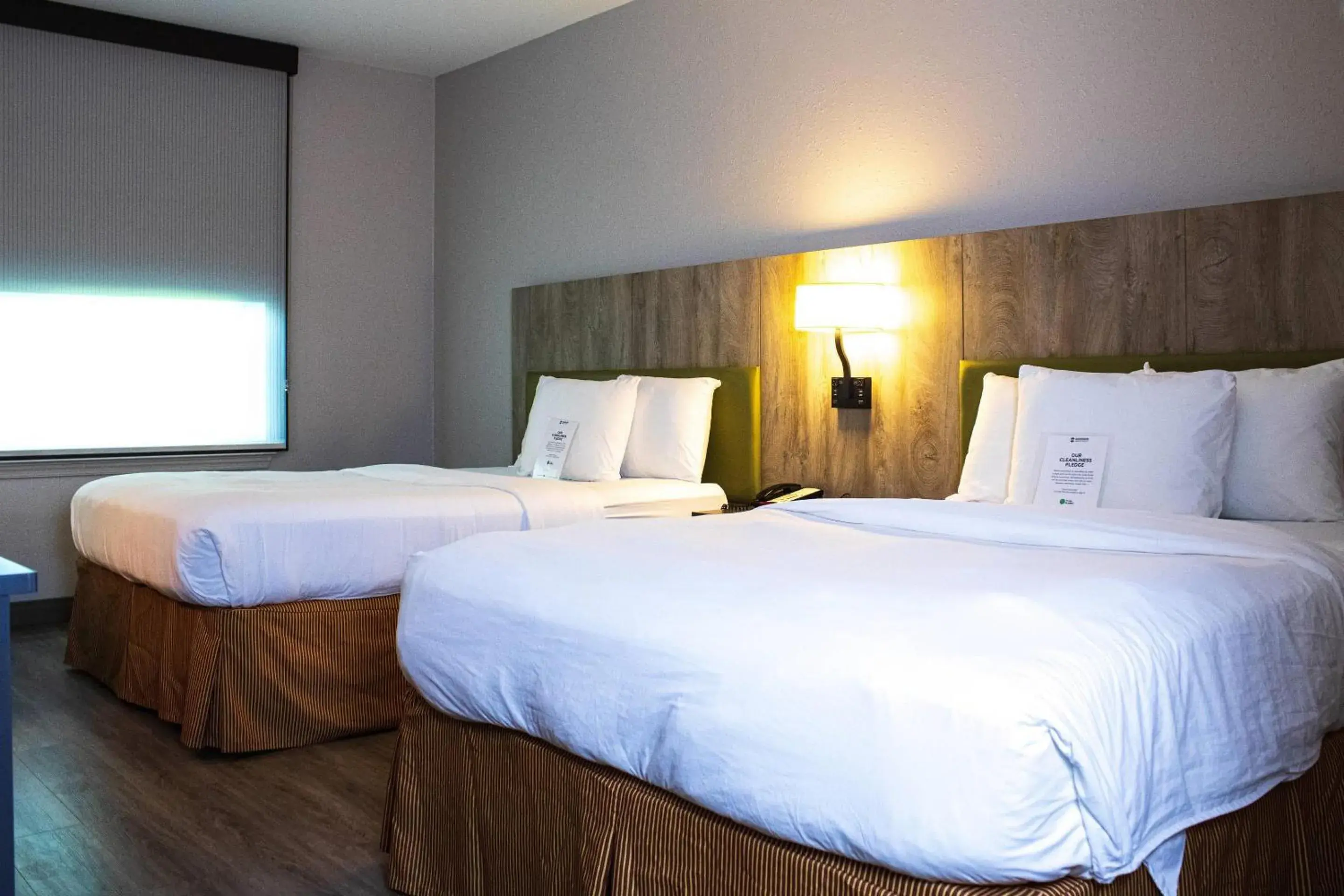 Bedroom, Bed in Country Inn & Suites by Radisson, Carlisle, PA Bedroom, Bed in Country Inn & Suites by Radisson, Carlisle, PA