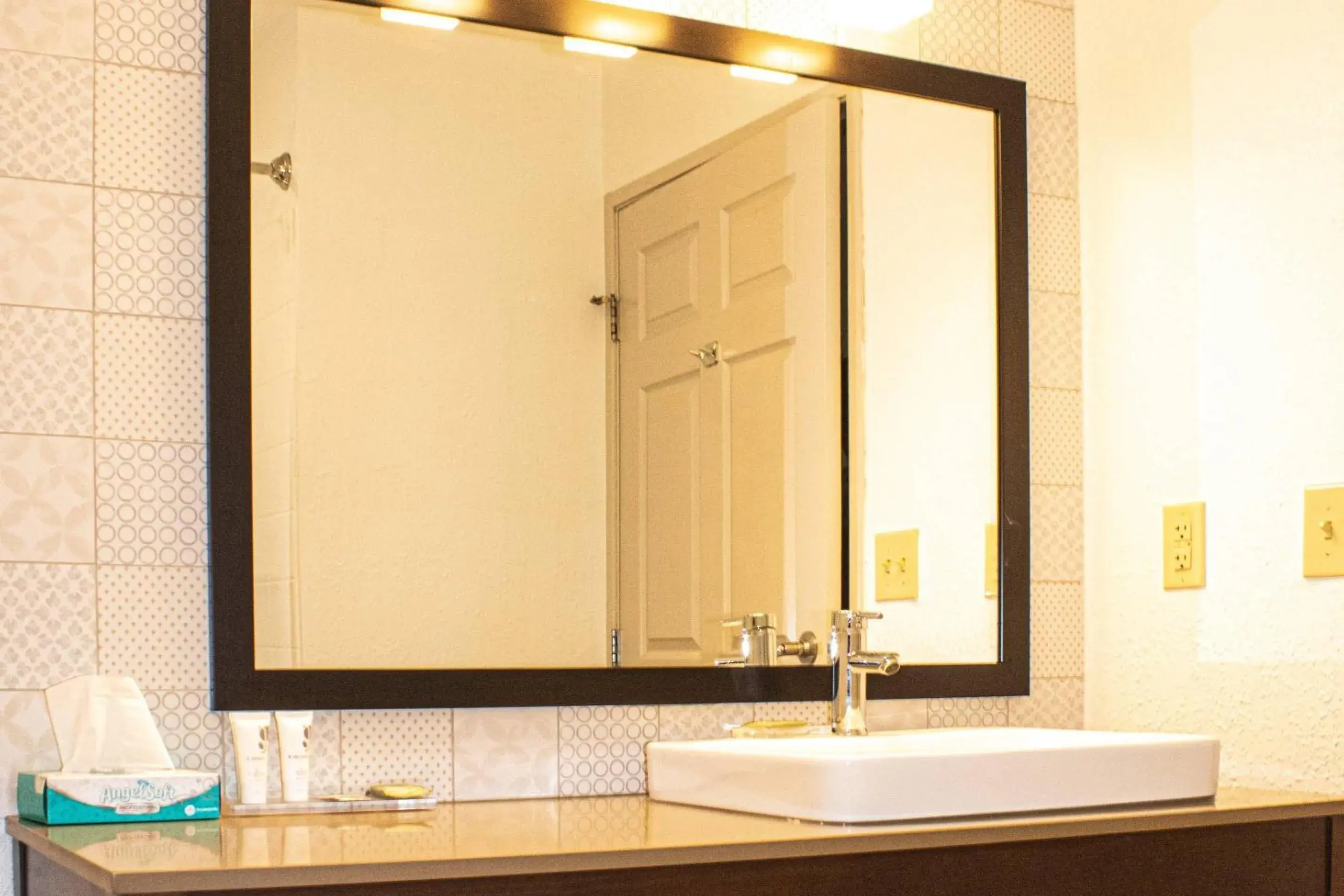 Bedroom in Country Inn & Suites by Radisson, Carlisle, PA Bedroom in Country Inn & Suites by Radisson, Carlisle, PA