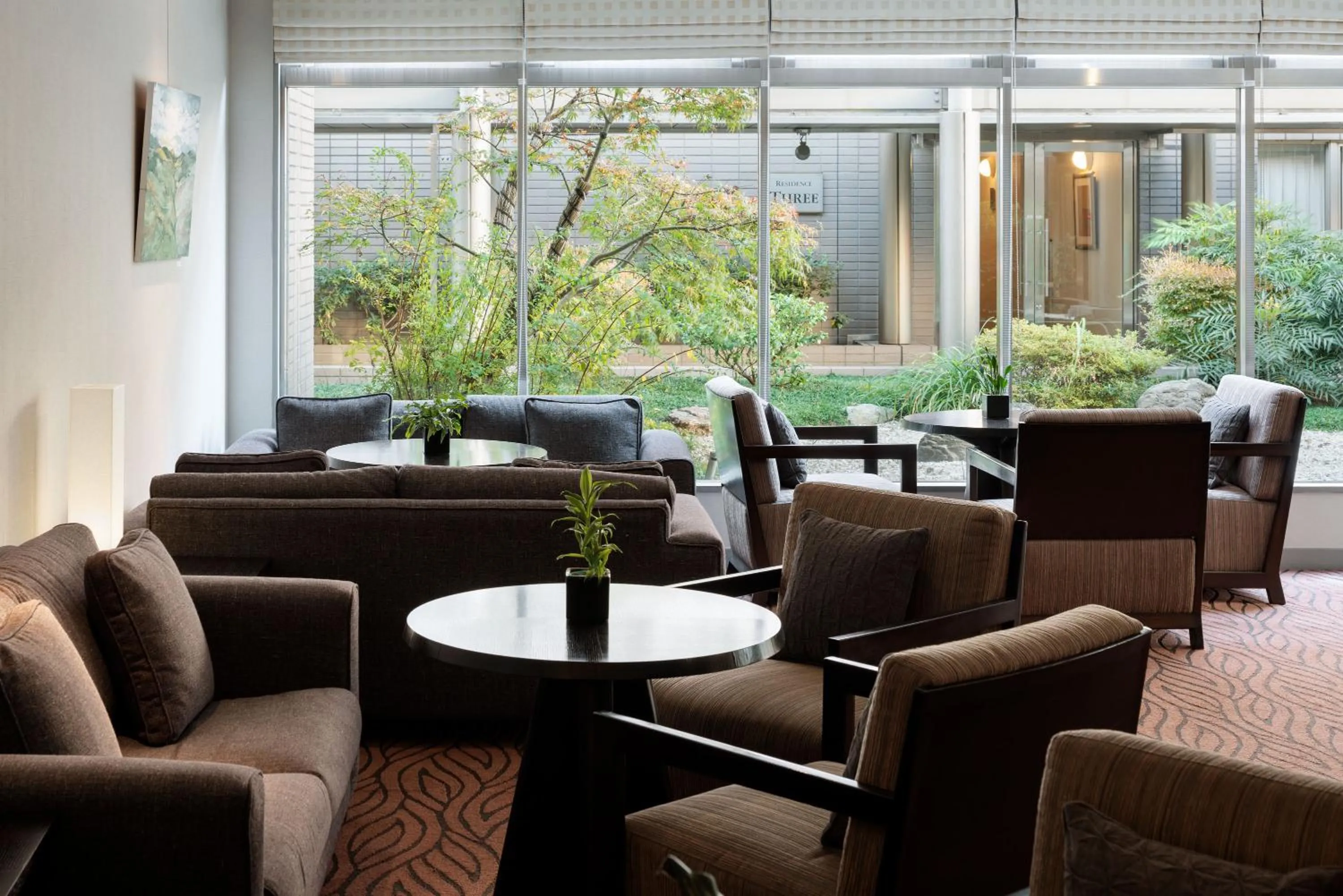 Communal lounge/ TV room in Oakwood Residence Aoyama Tokyo