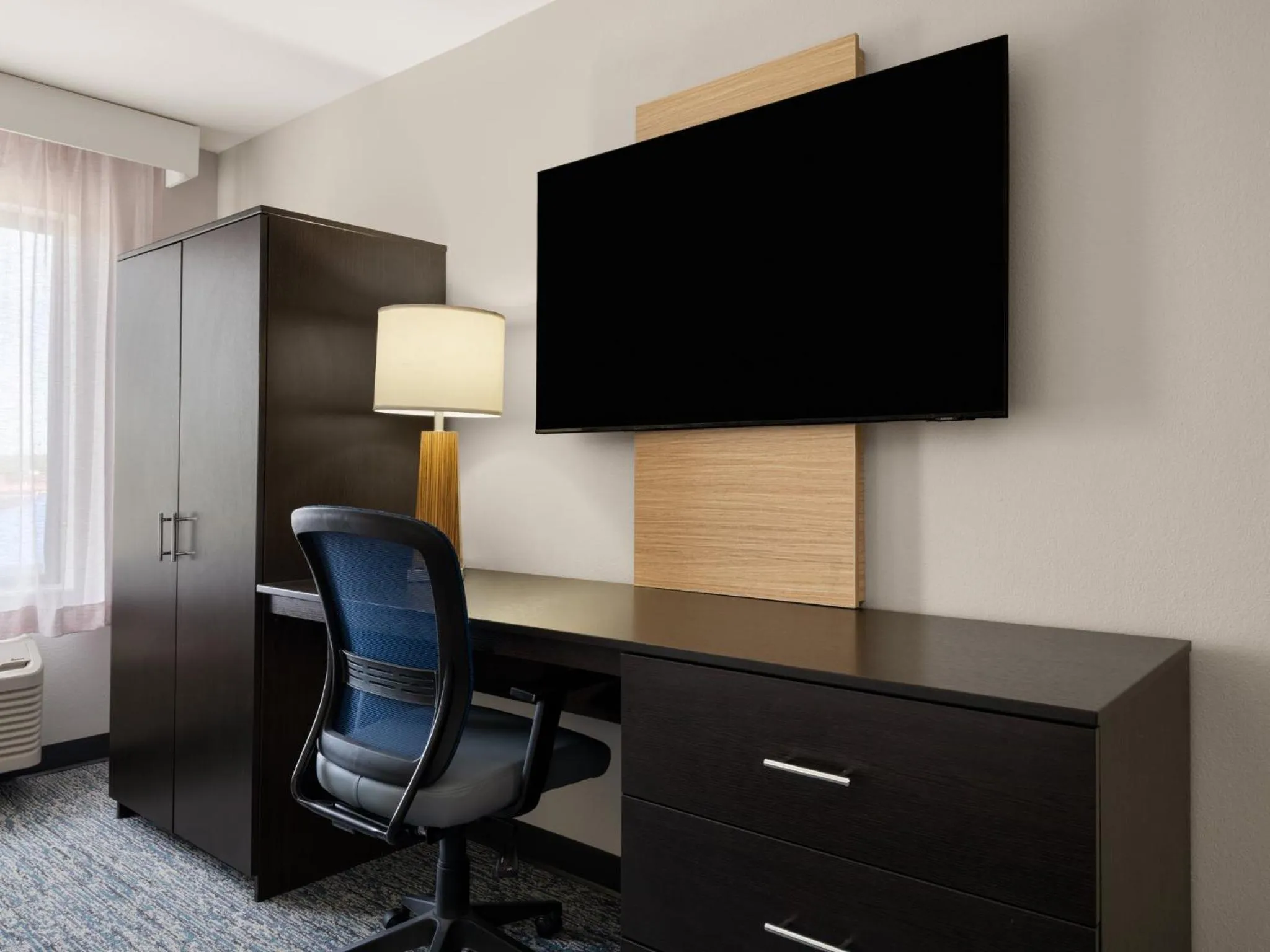 Photo of the whole room in Garner Hotel Topeka West by IHG