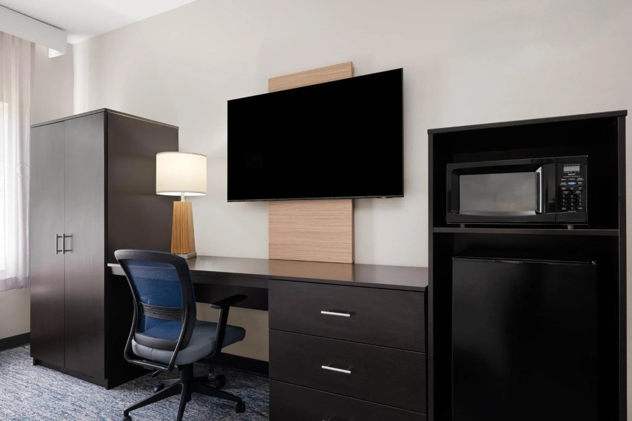 Photo of the whole room in Garner Hotel Topeka West by IHG