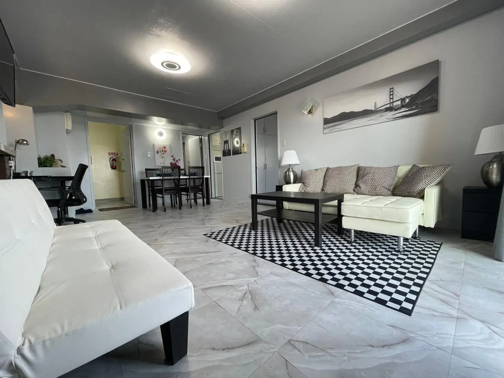 Living room in Sea View Court Kobe Living room in Sea View Court Kobe