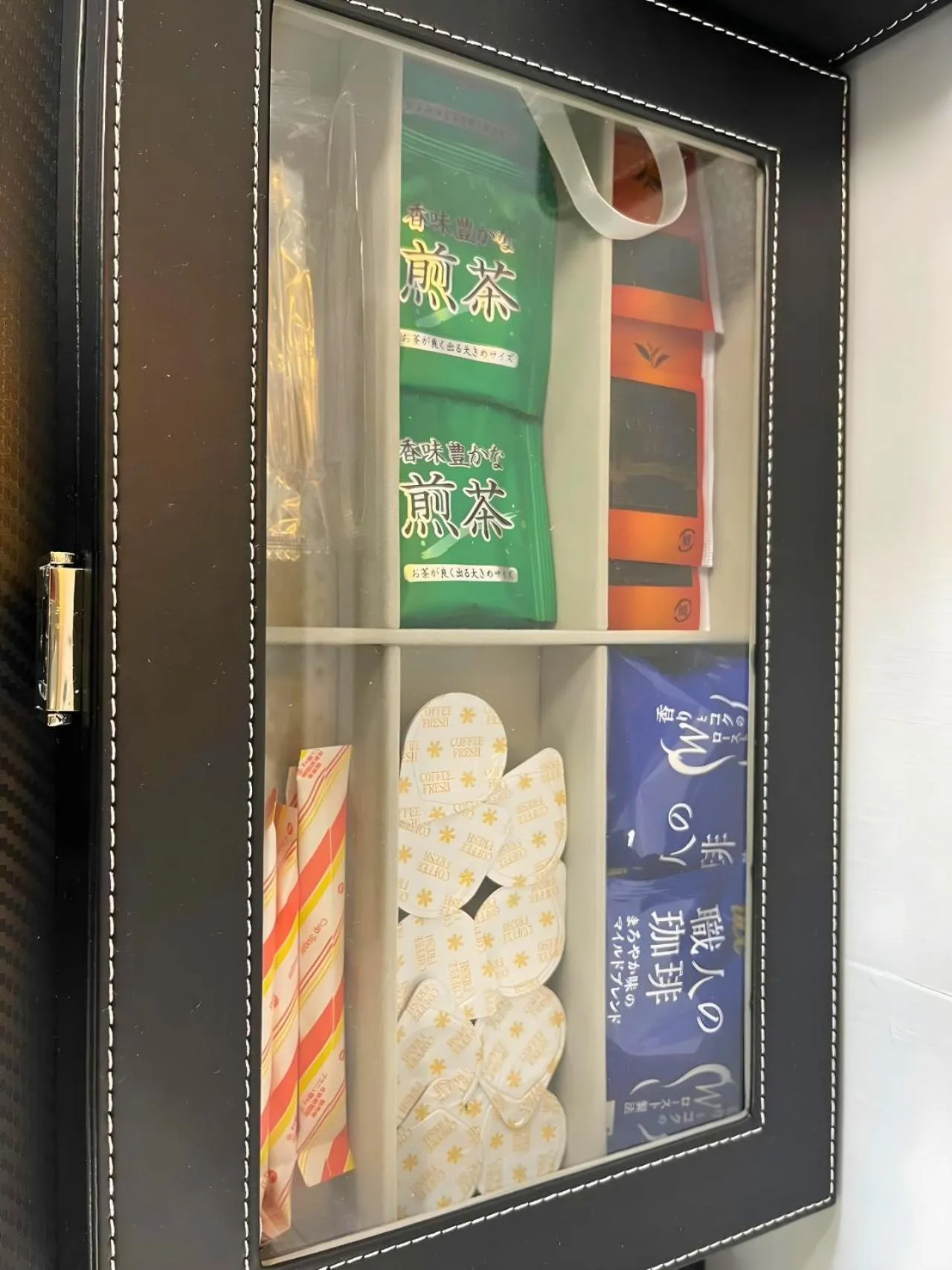 Coffee/tea facilities in Sea View Court Kobe