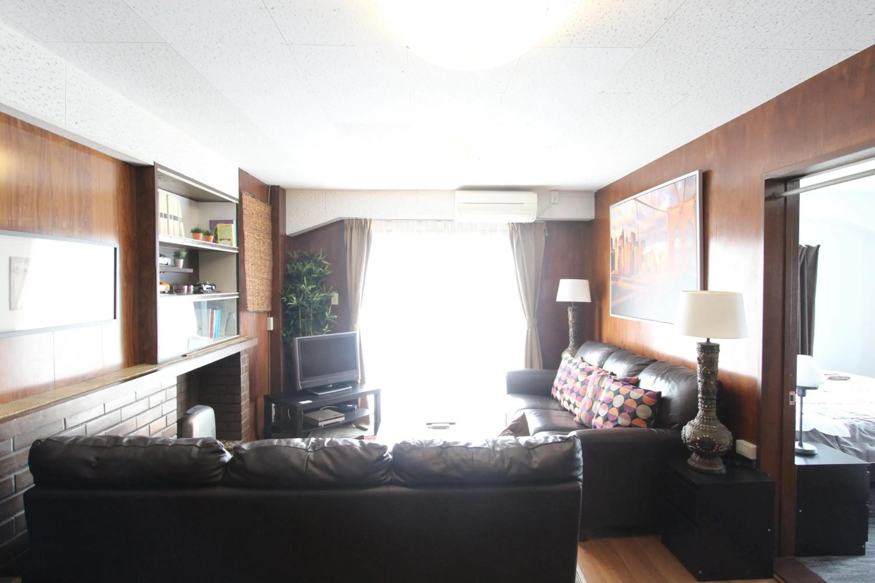 Communal lounge/ TV room in Sea View Court Kobe