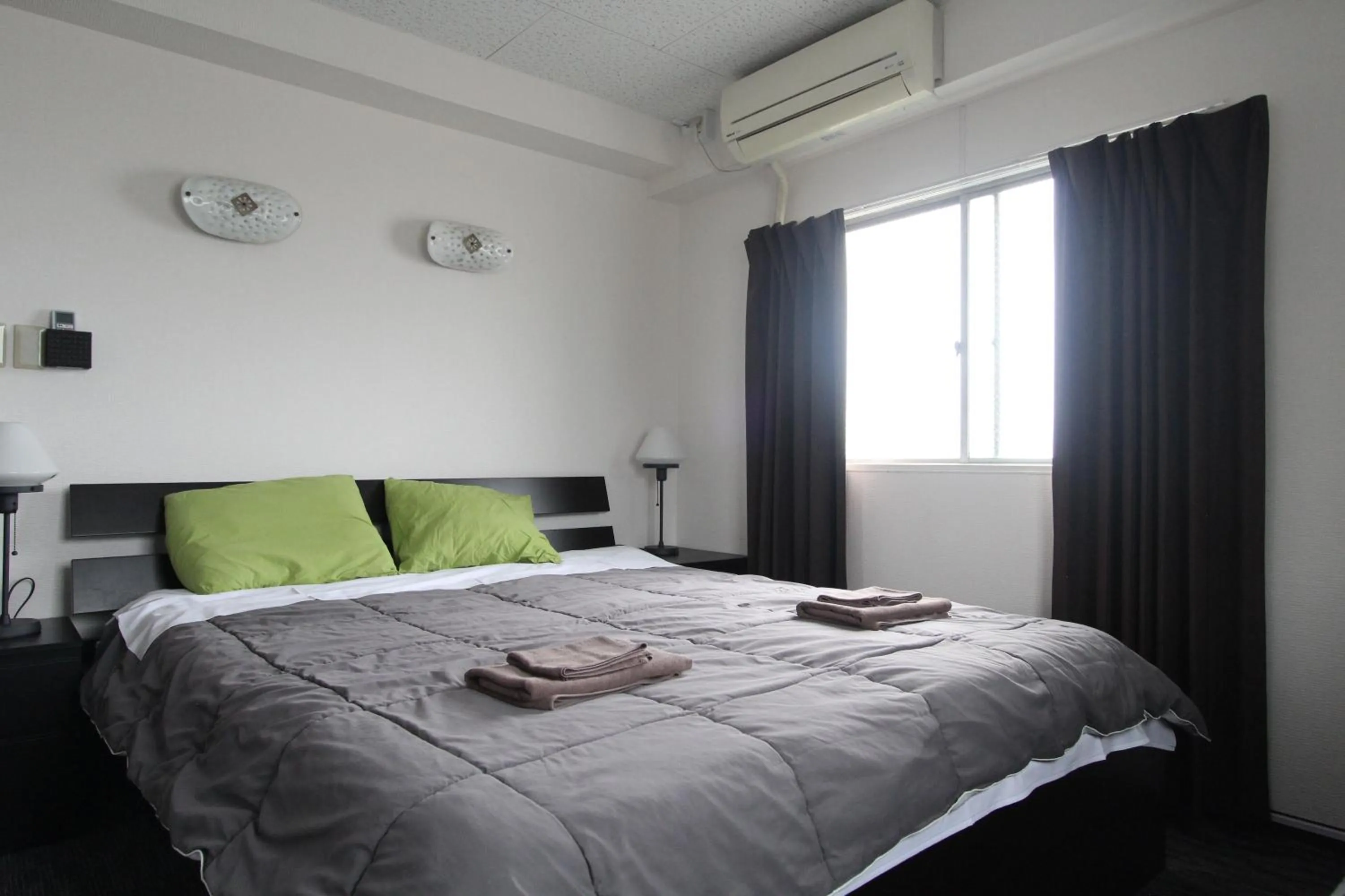 Bedroom, Bed in Sea View Court Kobe