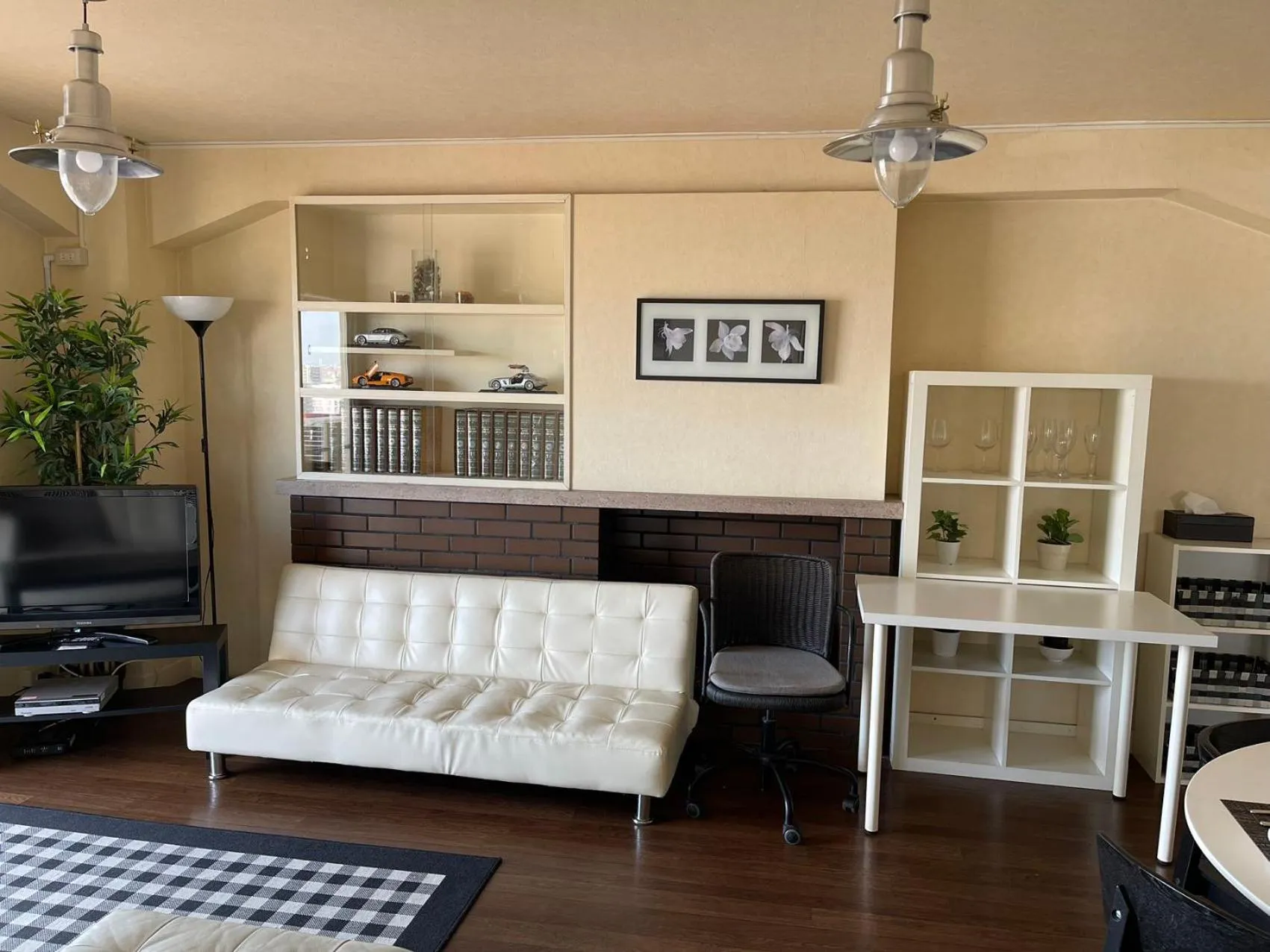 Living room in Sea View Court Kobe