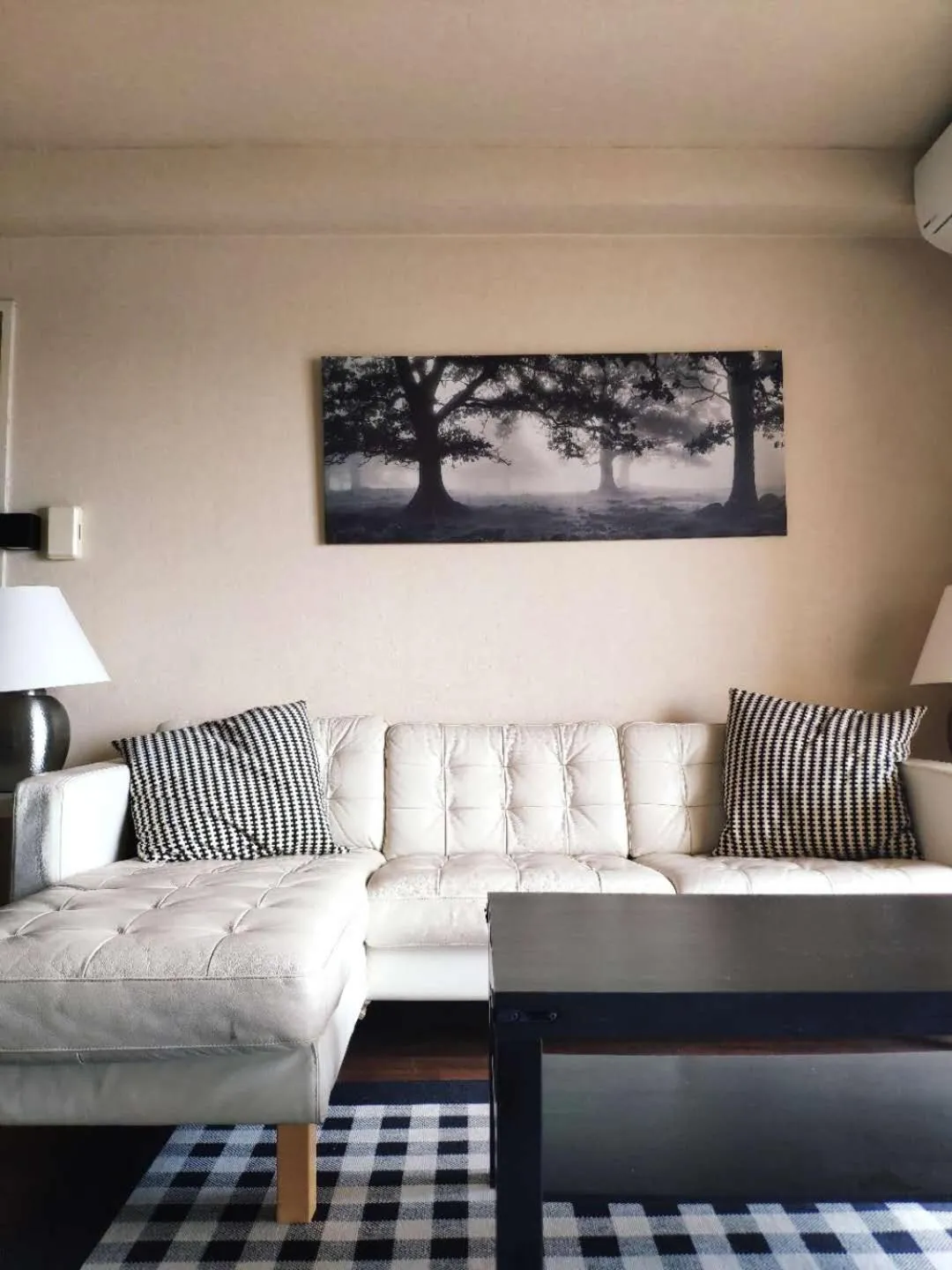 Living room in Sea View Court Kobe