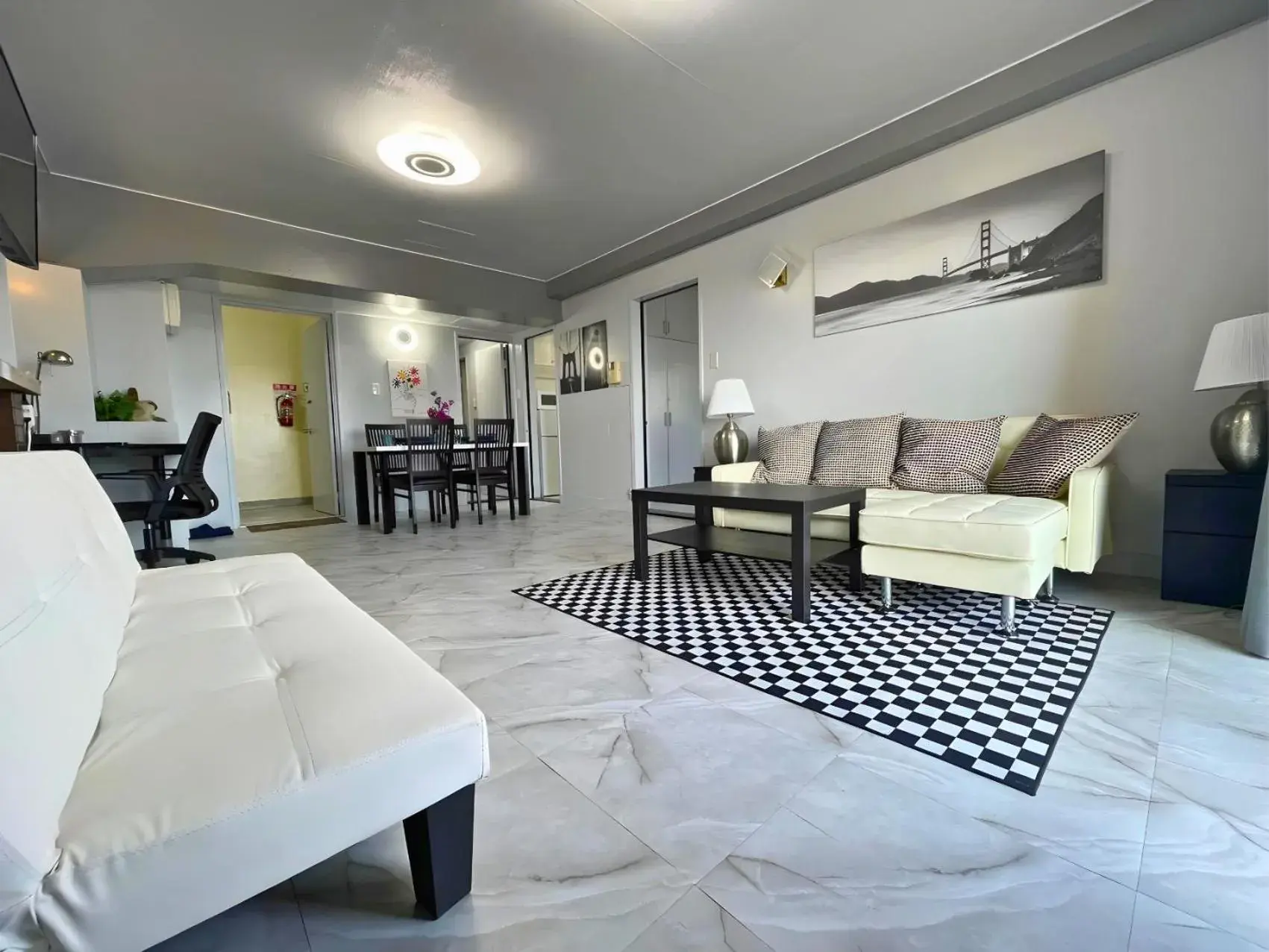 Living room in Sea View Court Kobe Living room in Sea View Court Kobe