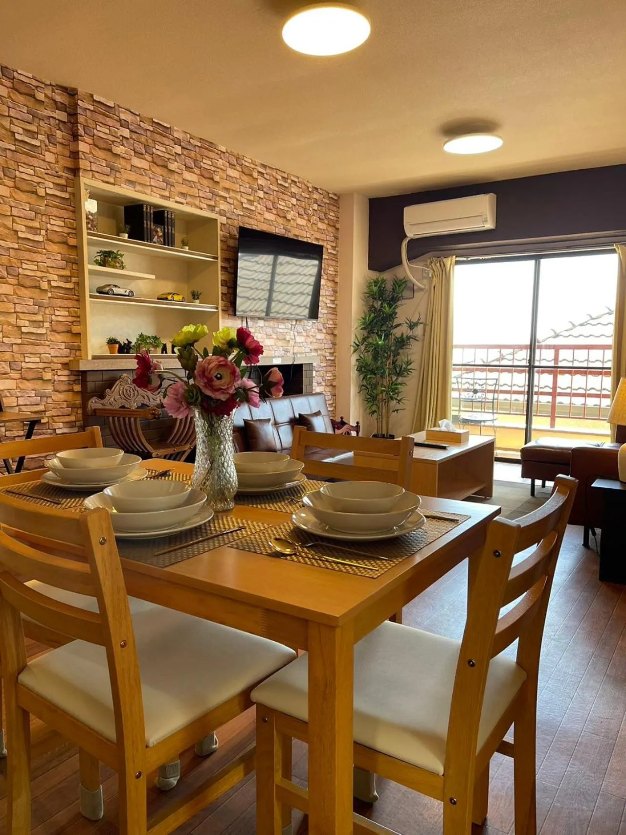 Living room in Sea View Court Kobe