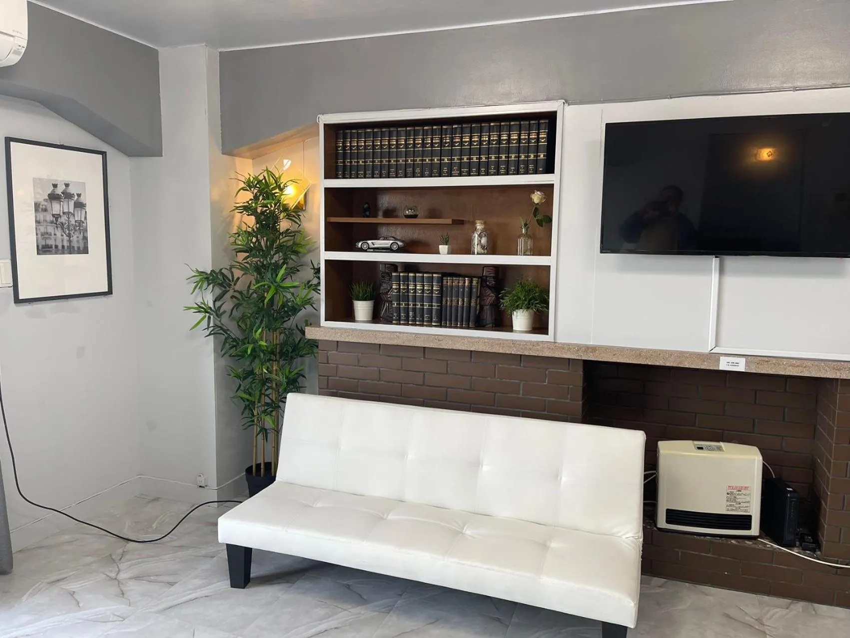 Living room in Sea View Court Kobe