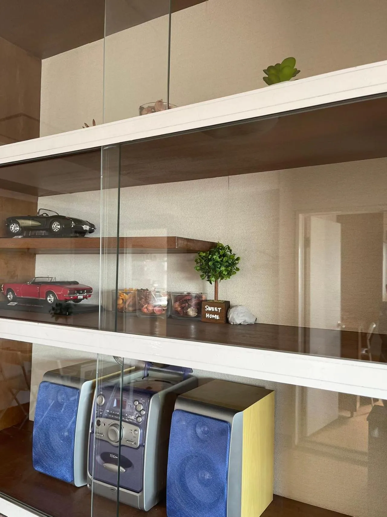 Decorative detail in Sea View Court Kobe