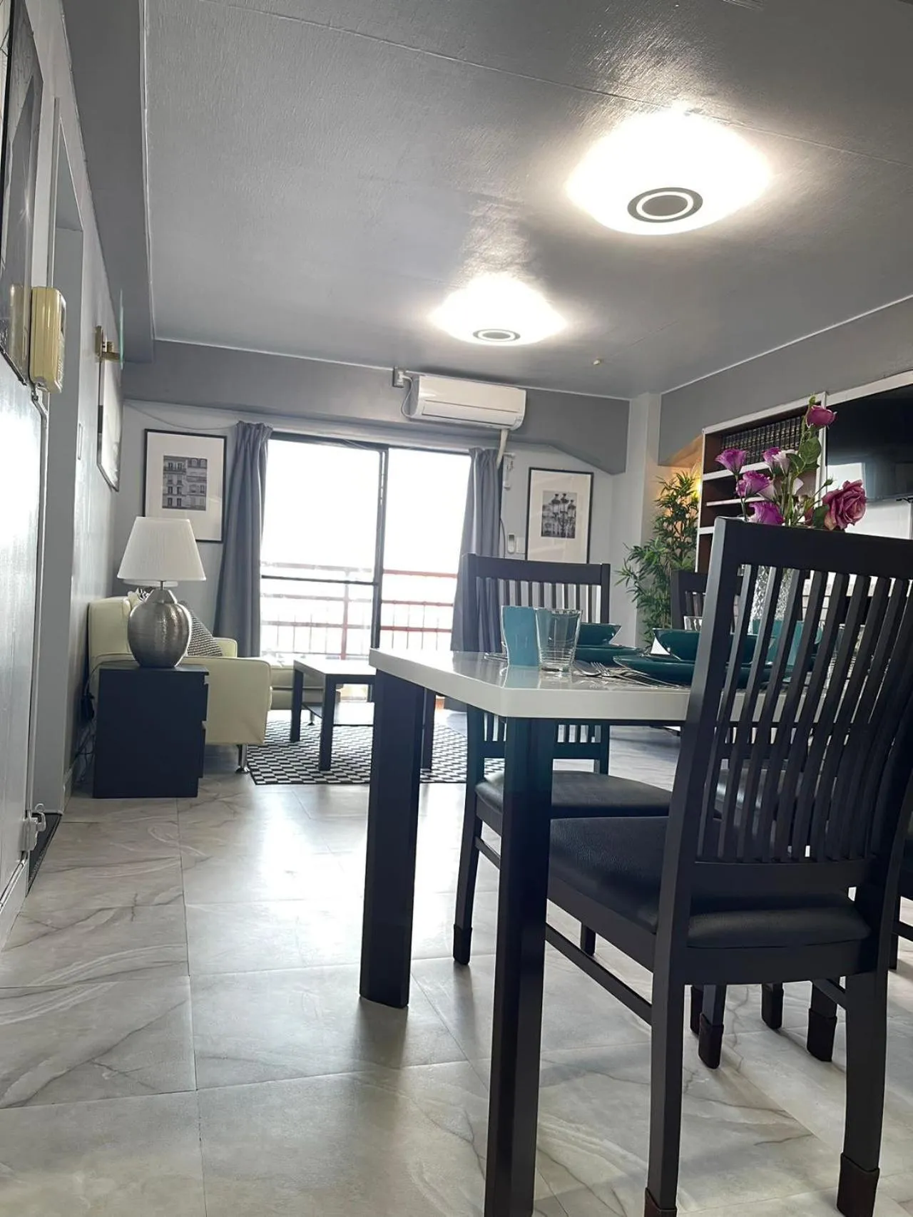 Living room in Sea View Court Kobe