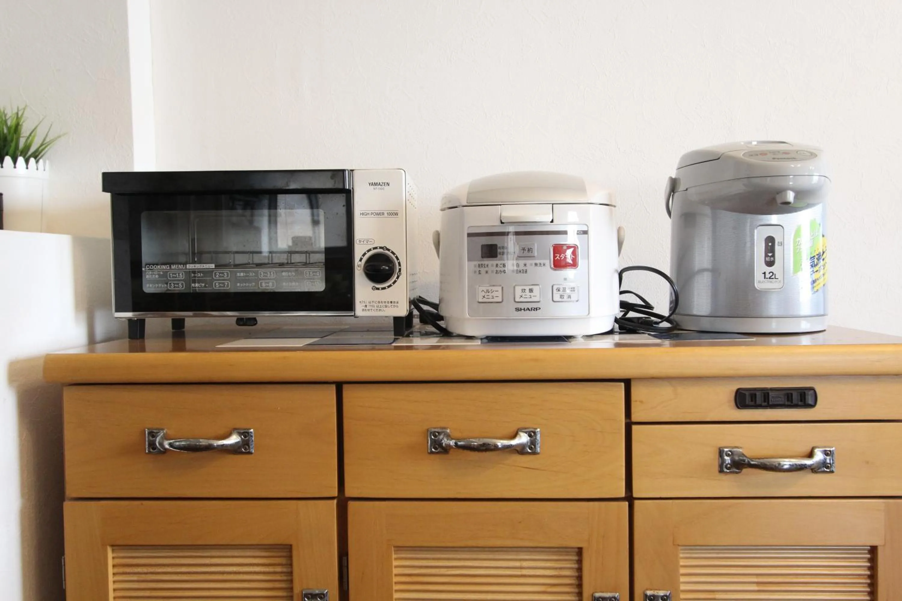 Coffee/tea facilities in Sea View Court Kobe