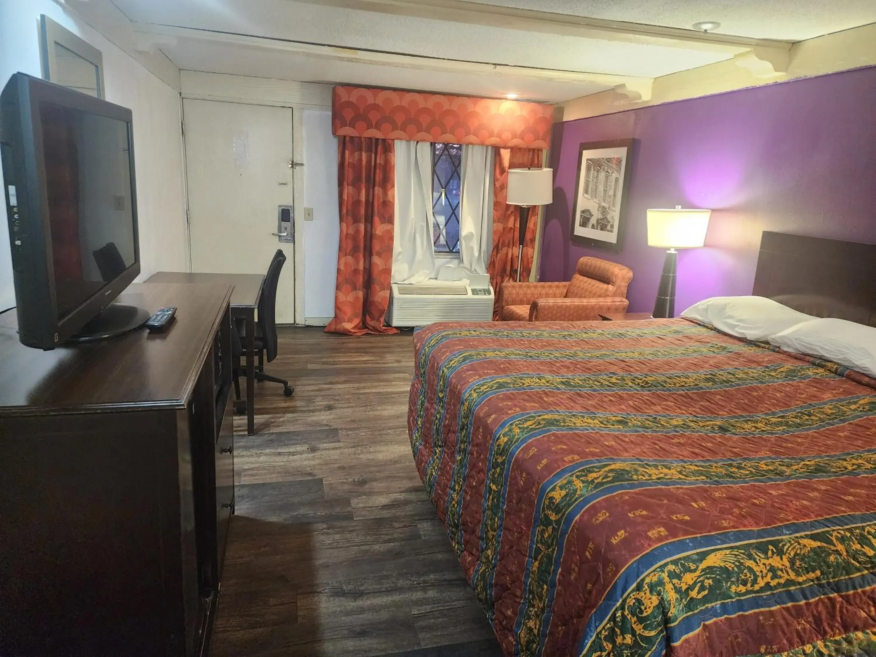 Bed in Sunrise Inn Bed in Sunrise Inn