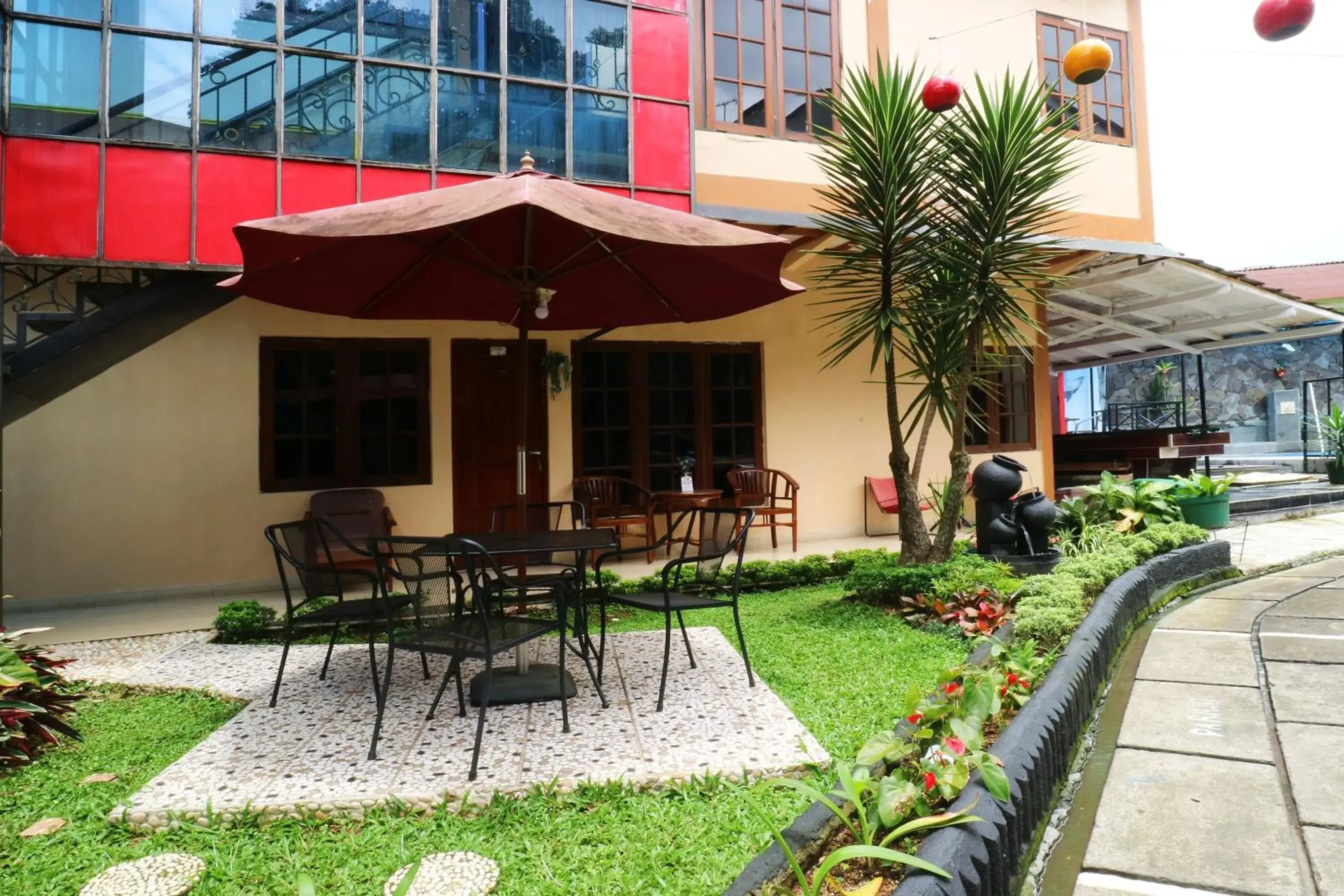 Property building in Hotel Arjuna Property building in Hotel Arjuna