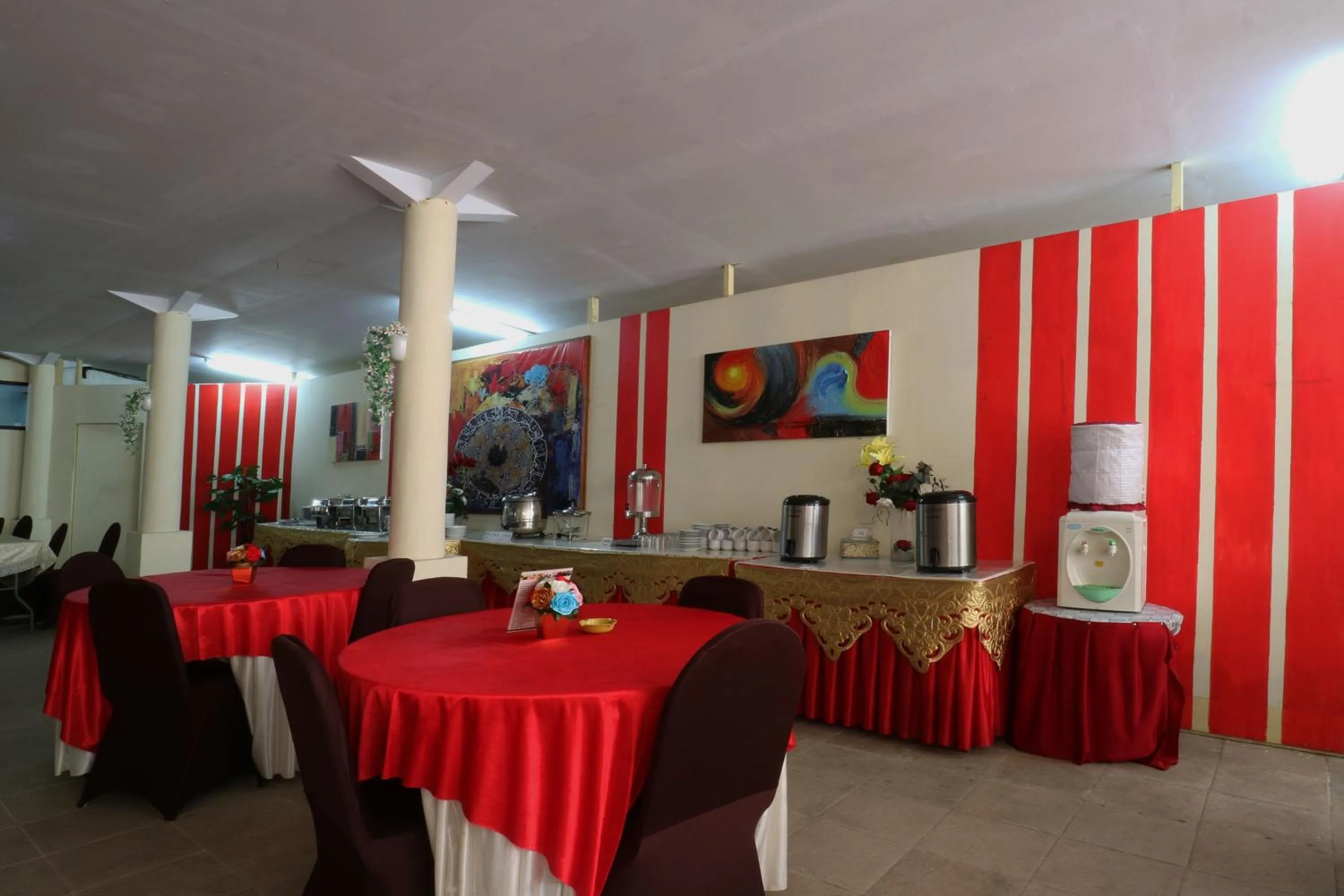 Dining area in Hotel Arjuna