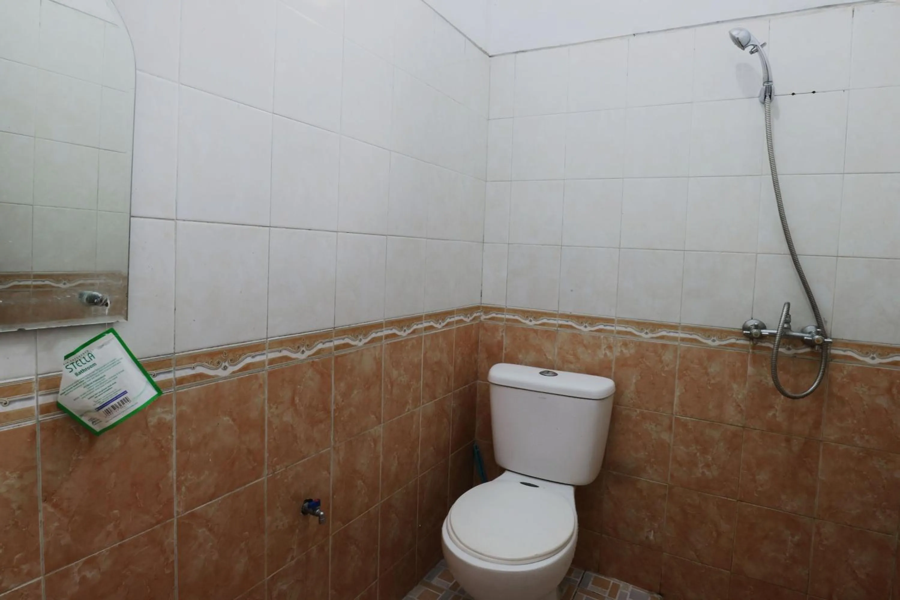 Toilet in Hotel Arjuna