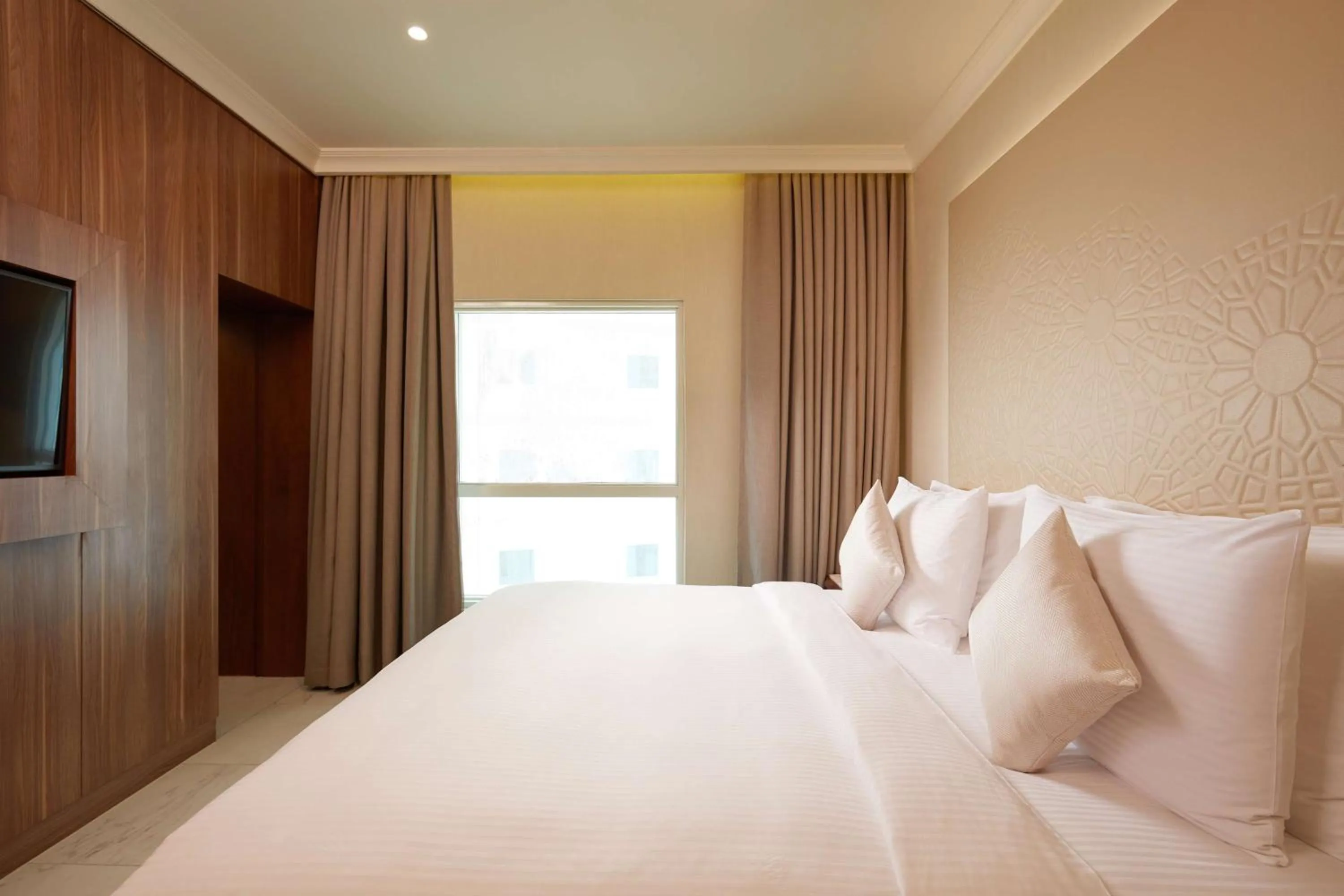 Bedroom, Bed in Tilal Jabal Al Kabah